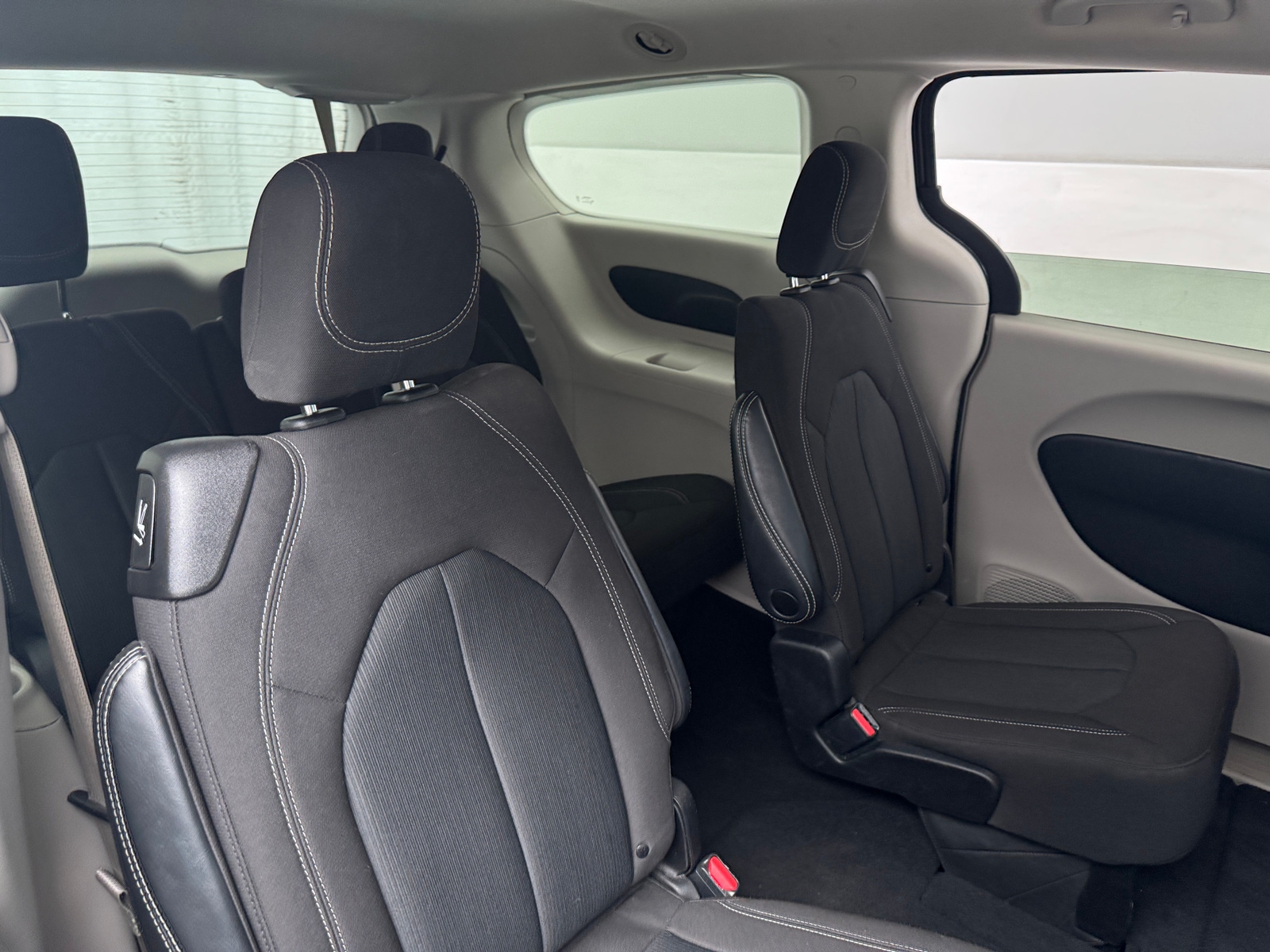 Thumbnail: 2023 Chrysler Voyager - 6