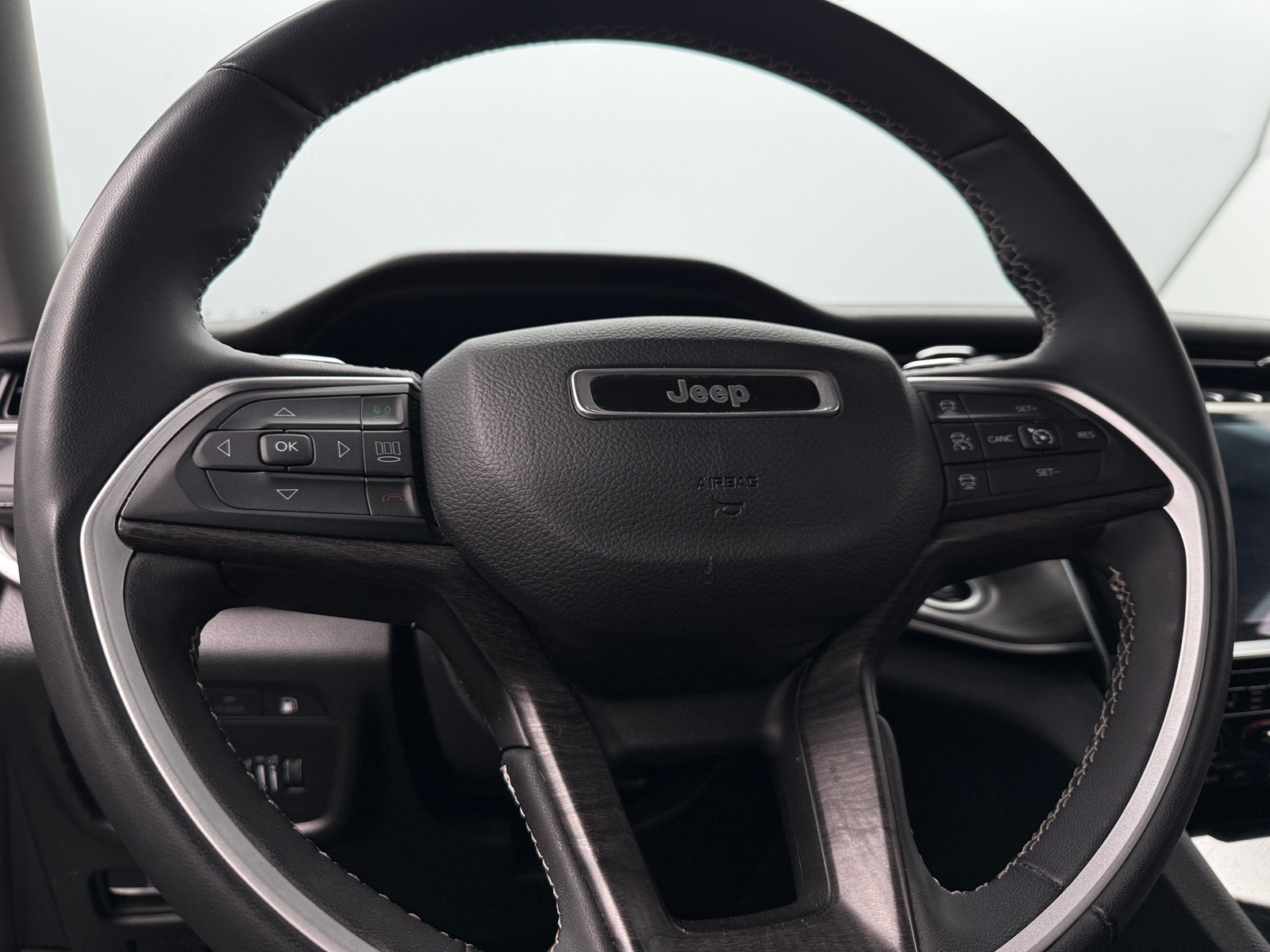 Thumbnail: 2023 Jeep Grand Cherokee - 4