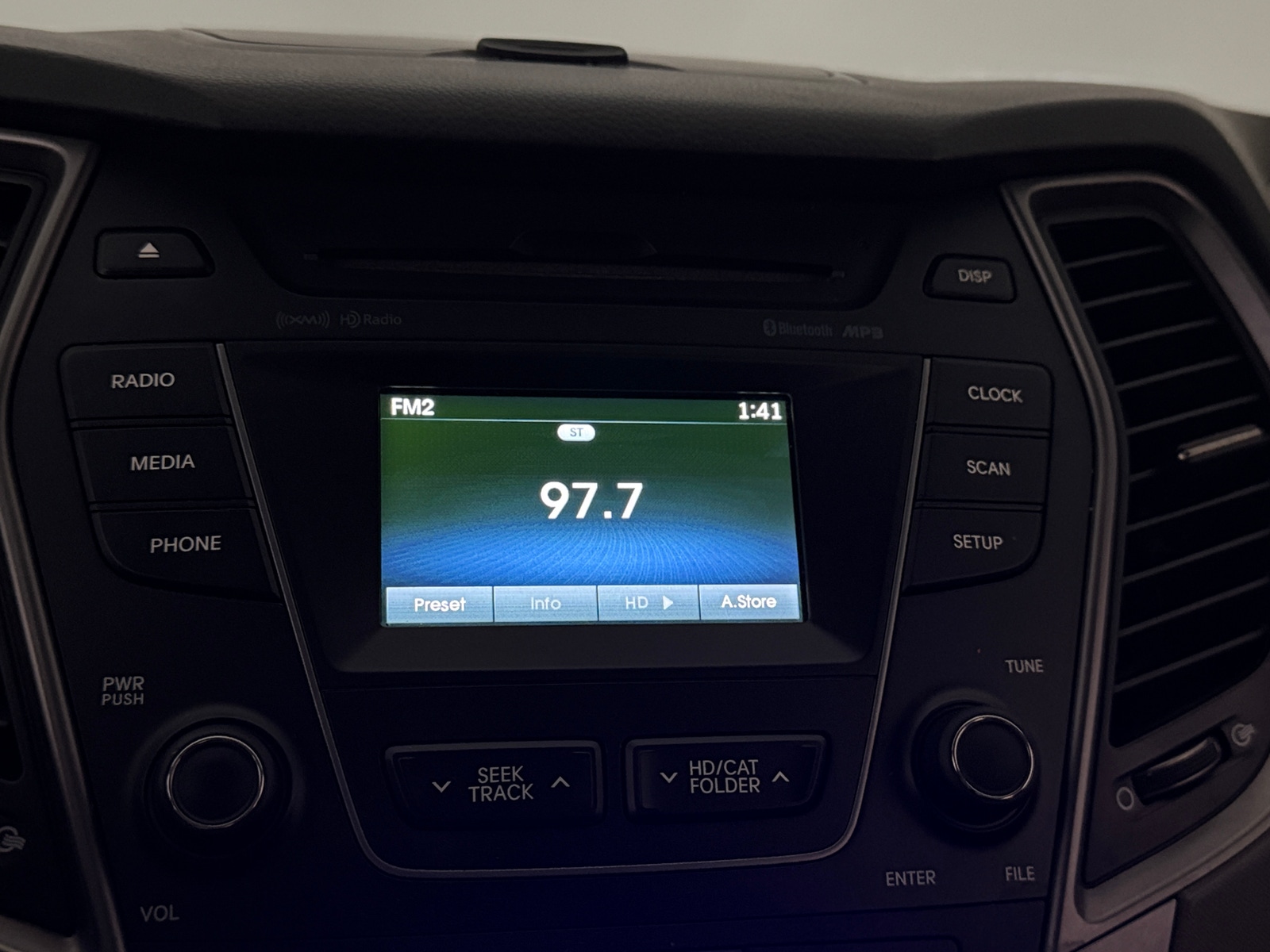 Thumbnail: 2013 Hyundai Santa Fe - 4