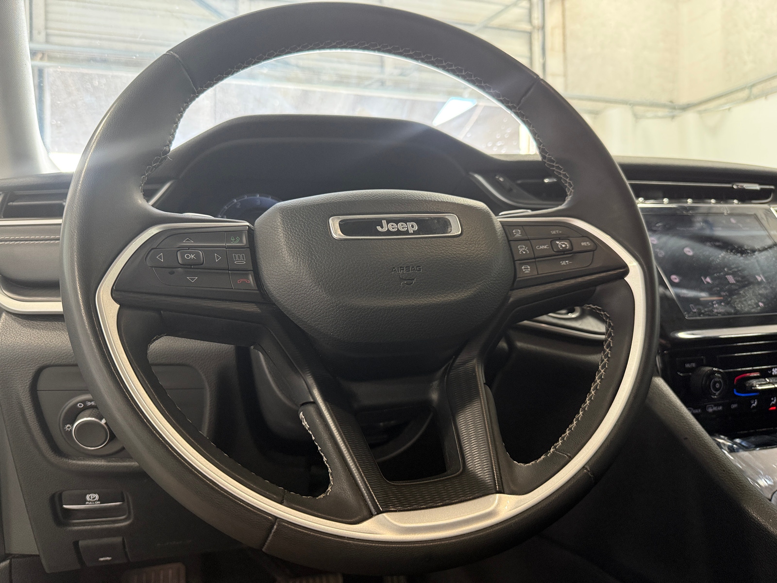 Thumbnail: 2024 Jeep Grand Cherokee - 5