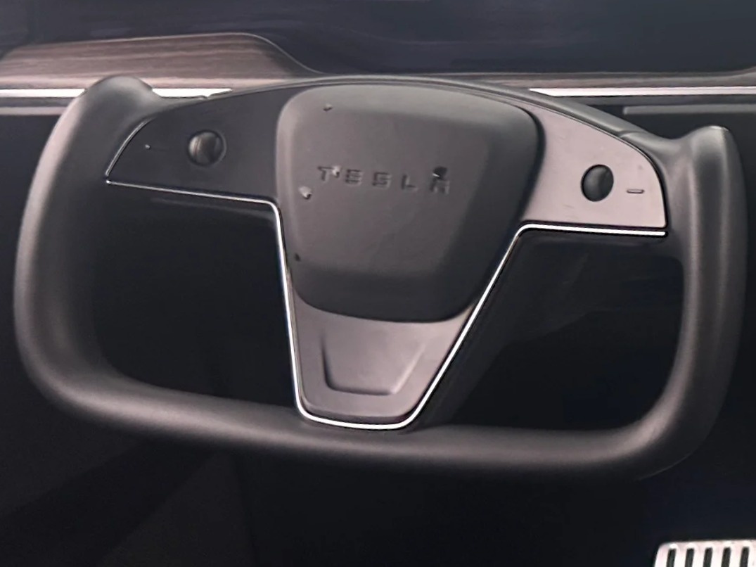 Thumbnail: 2023 Tesla Model X - 4