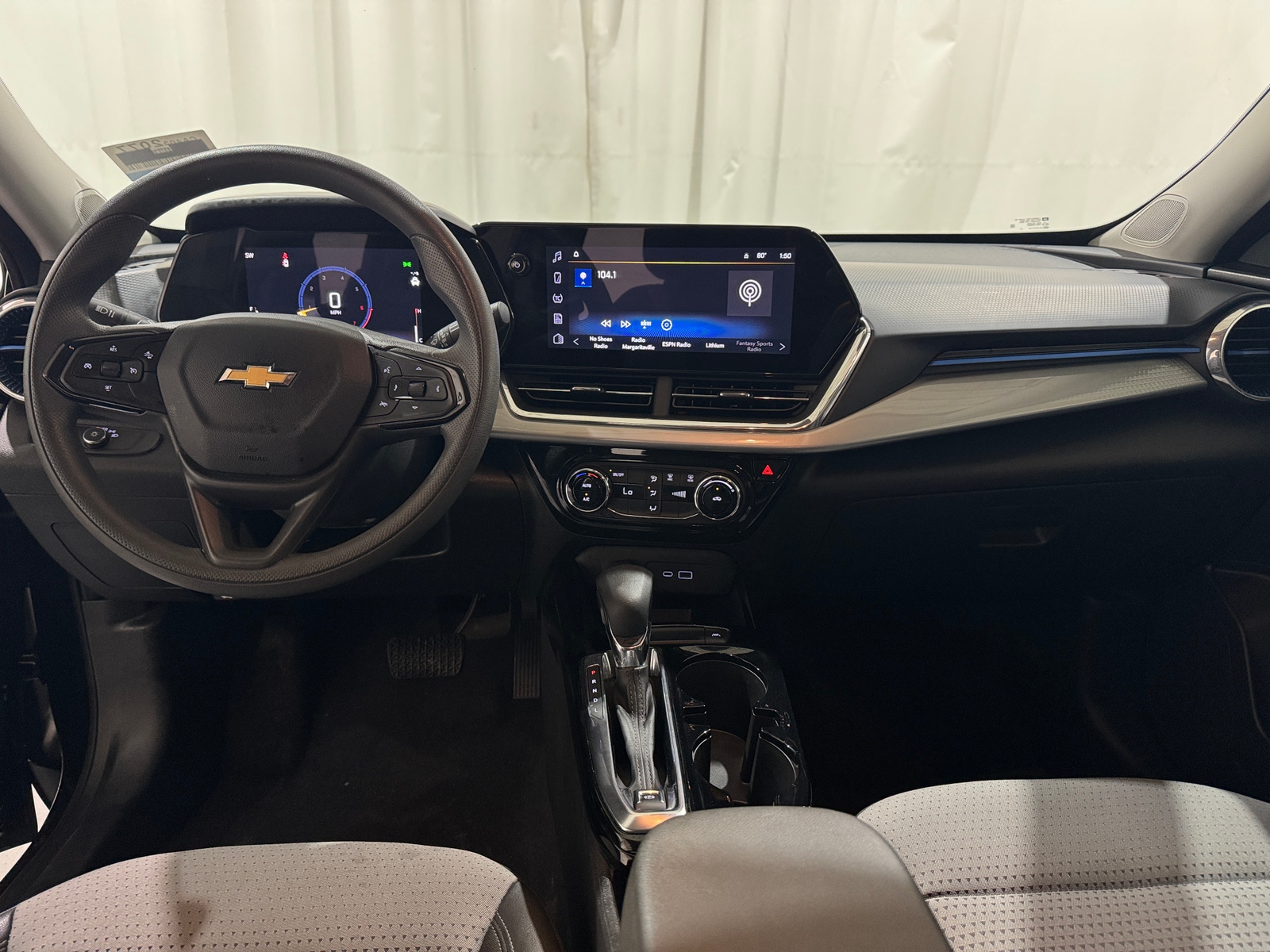 Thumbnail: 2025 Chevrolet Trax - 3