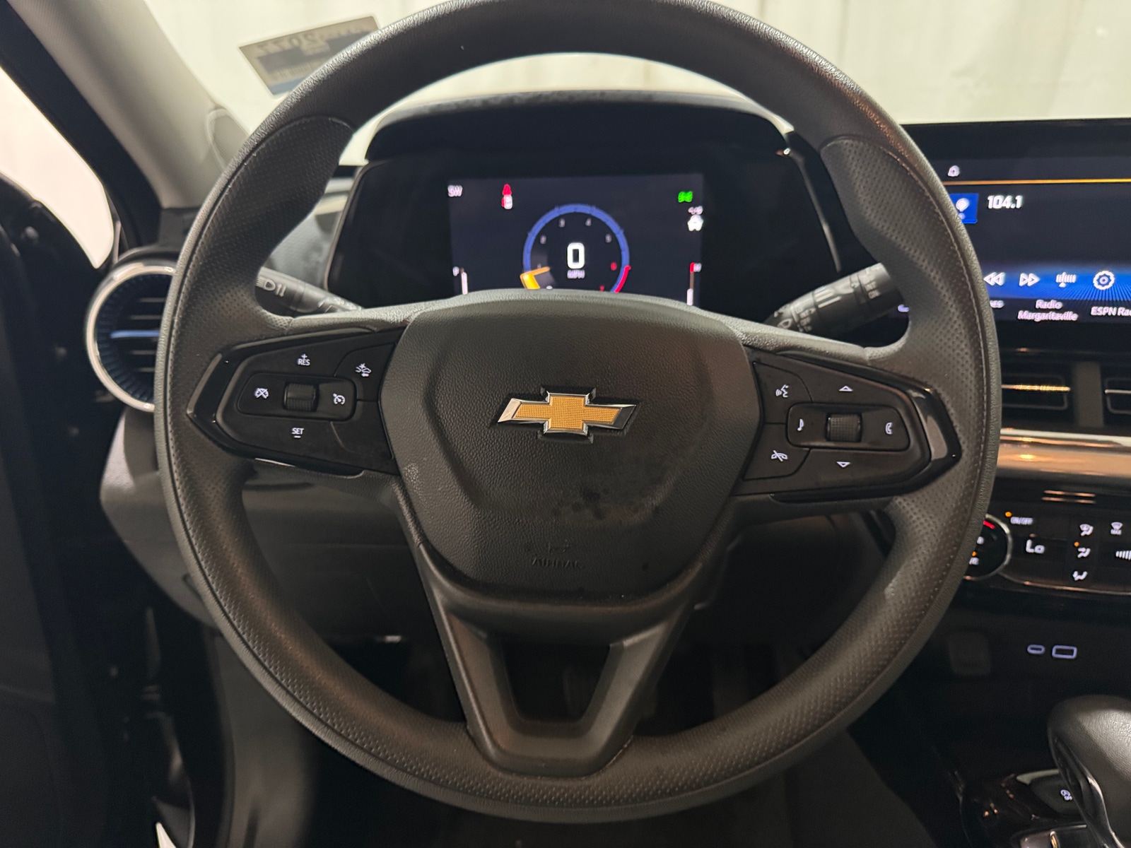 Thumbnail: 2025 Chevrolet Trax - 5