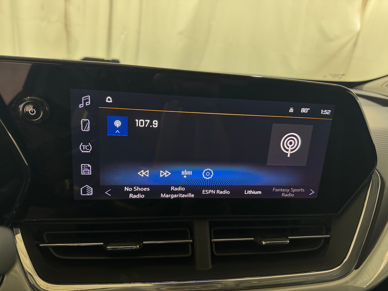 Thumbnail: 2025 Chevrolet Trax - 4