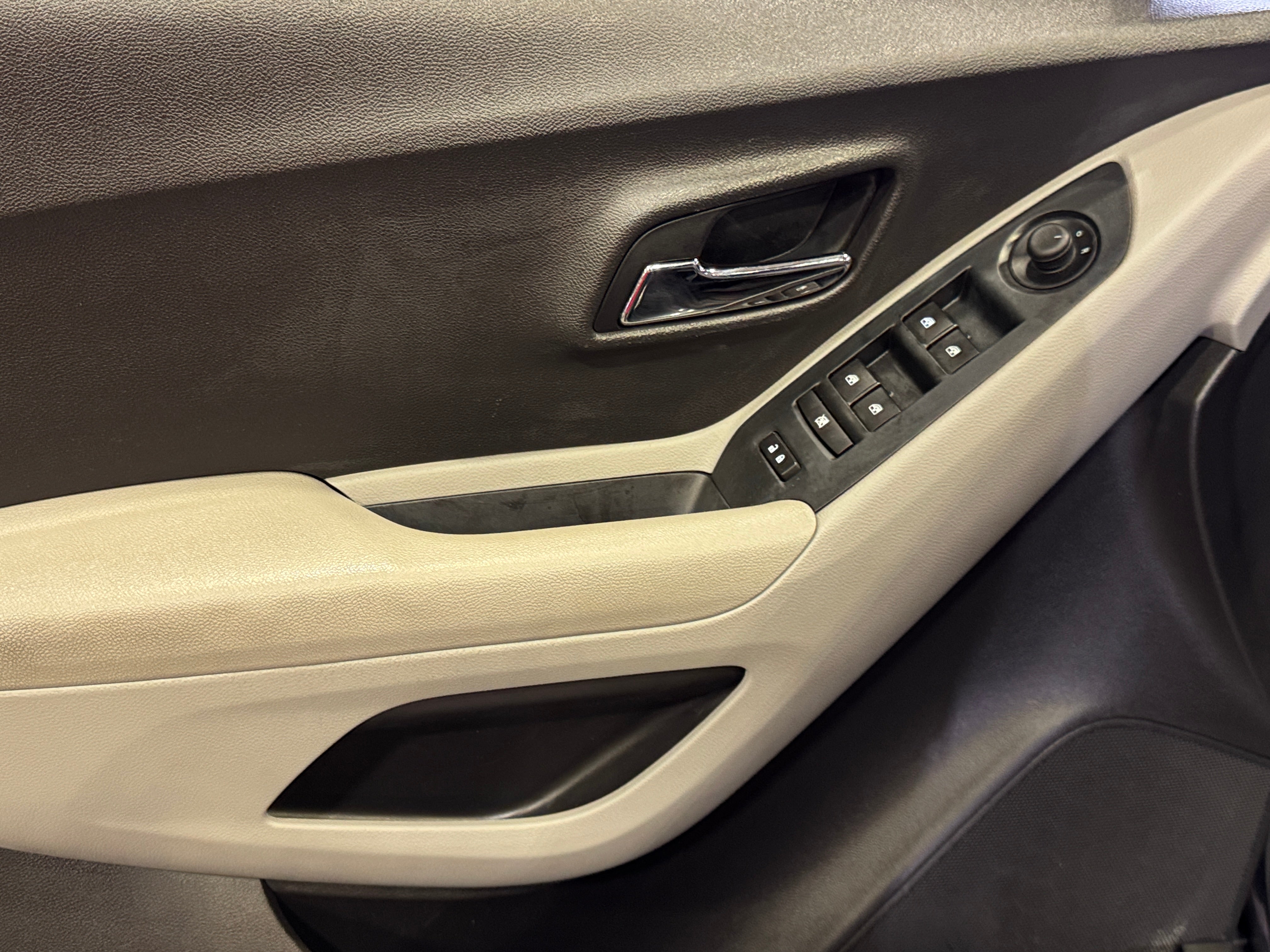 Used 2016 Chevrolet Trax LS with VIN 3GNCJNSB9GL159724 for sale in Auburn, WA