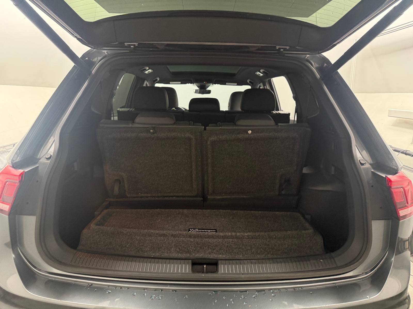 Thumbnail: 2020 Volkswagen Tiguan - 6