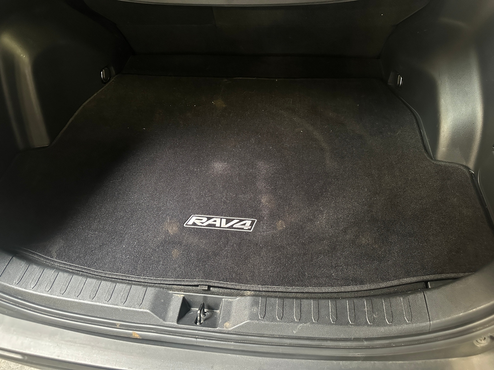 Thumbnail: 2019 Toyota RAV4 - 7