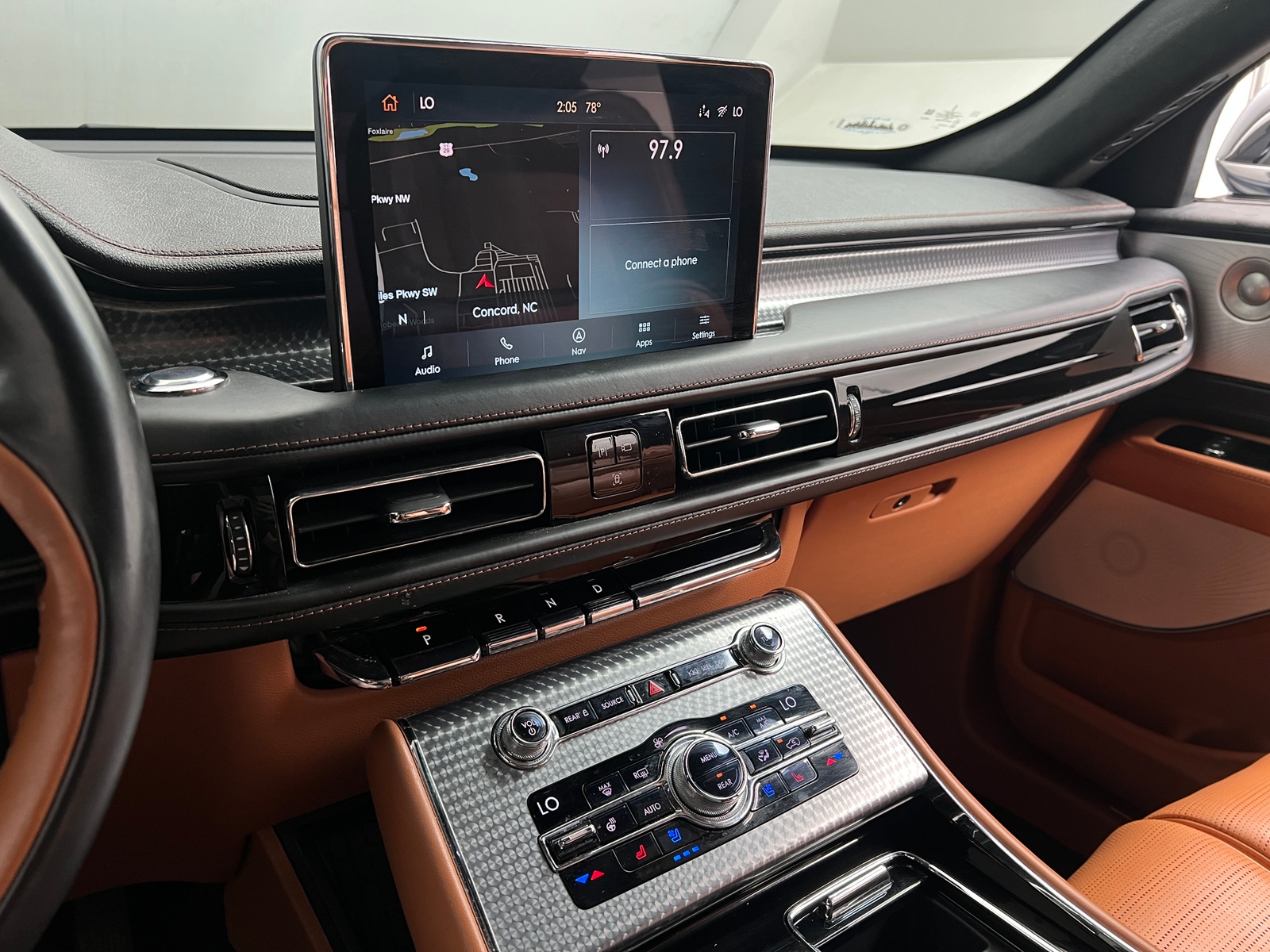 Thumbnail: 2020 Lincoln Aviator - 3