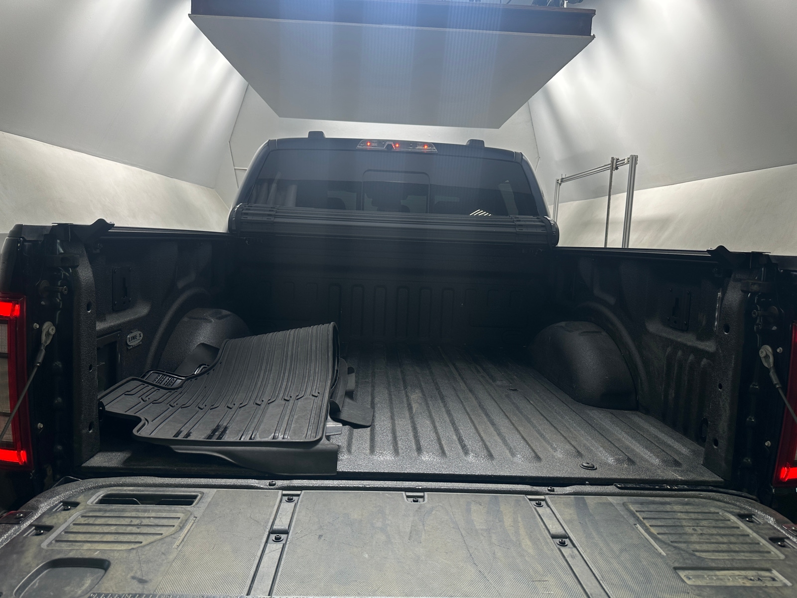 Thumbnail: 2022 Ford Econoline - 6