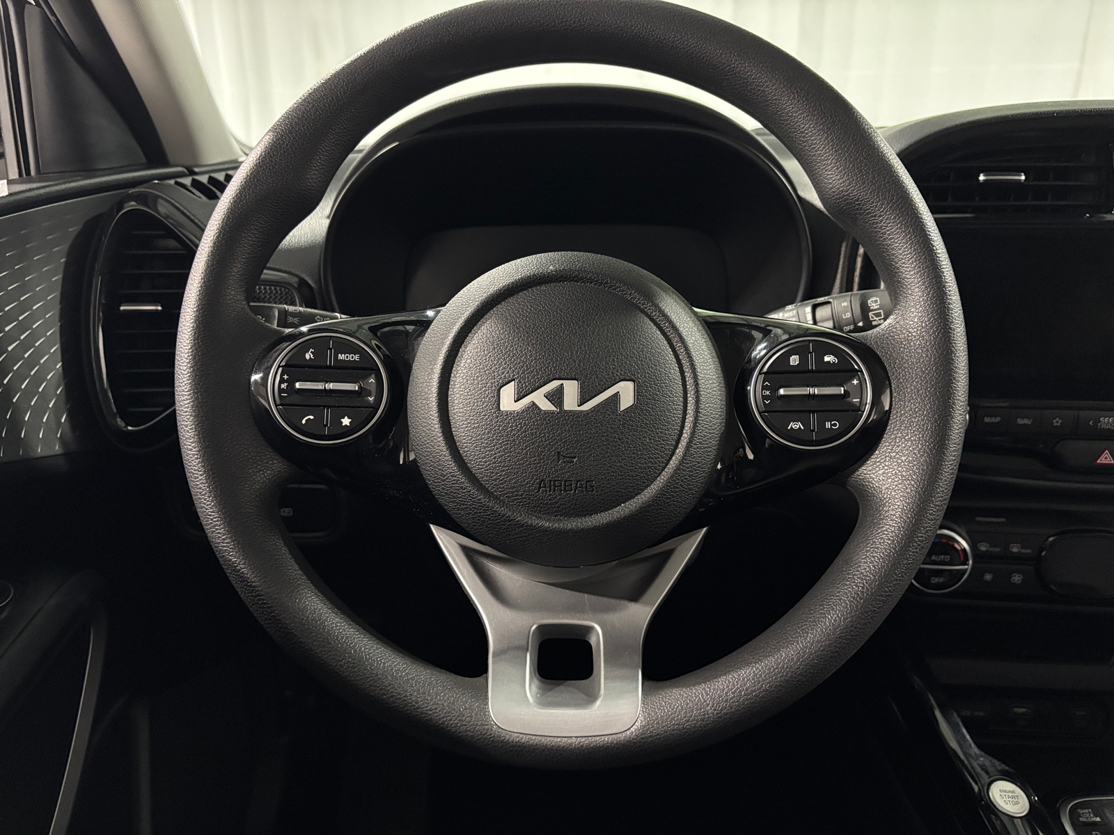 Thumbnail: 2023 Kia Soul - 5