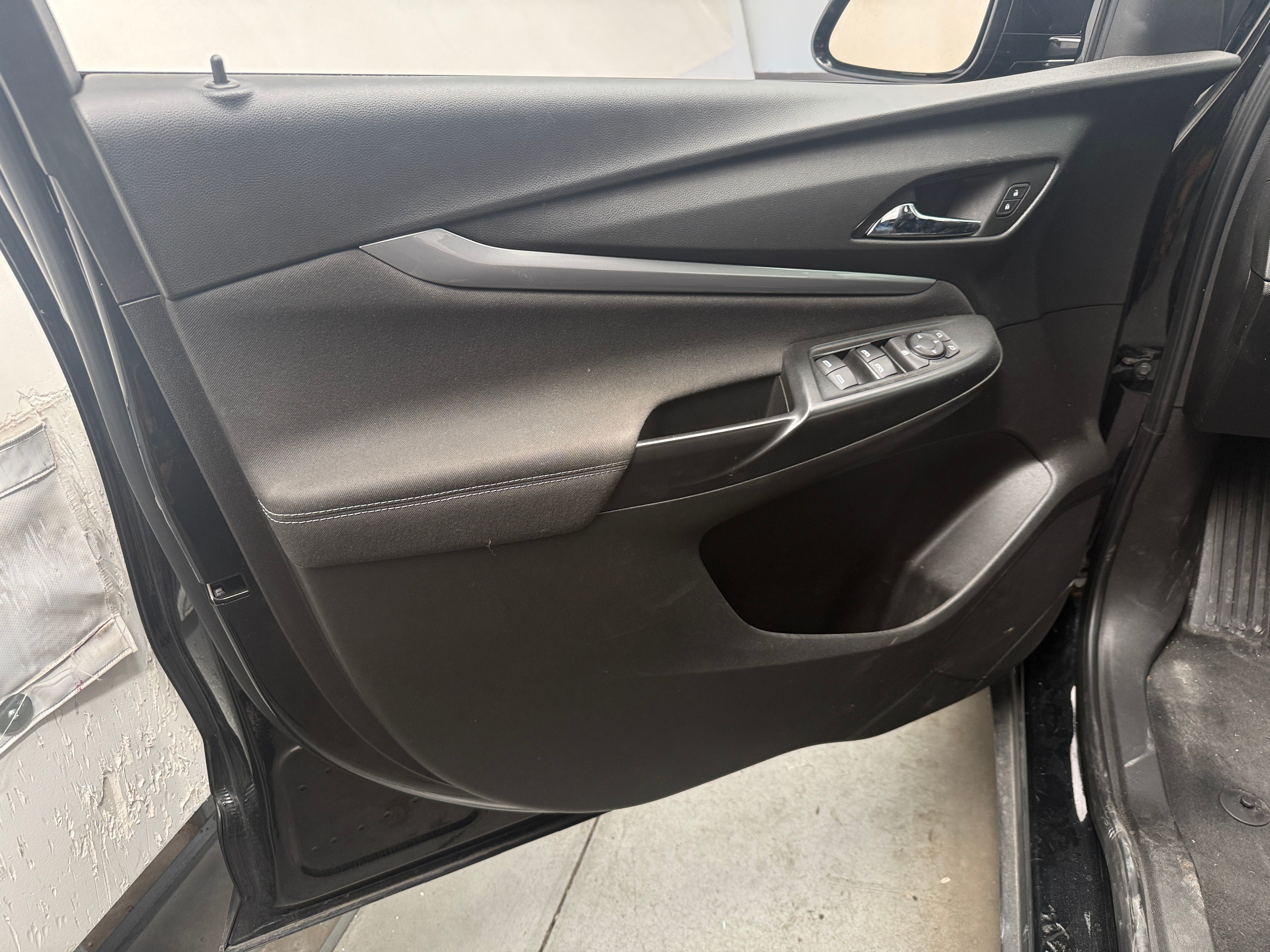 Used 2023 Chevrolet Bolt EUV LT with VIN 1G1FY6S00P4148308 for sale in Auburn, WA