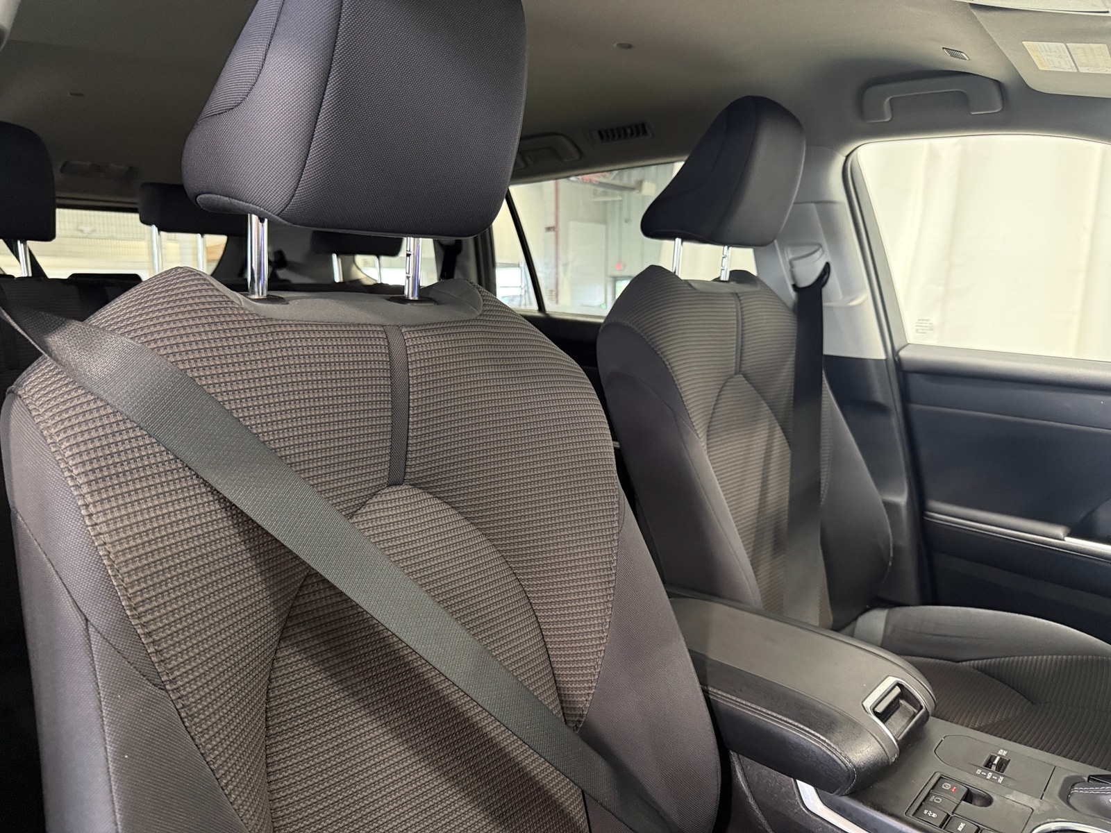 Thumbnail: 2023 Toyota Highlander - 2