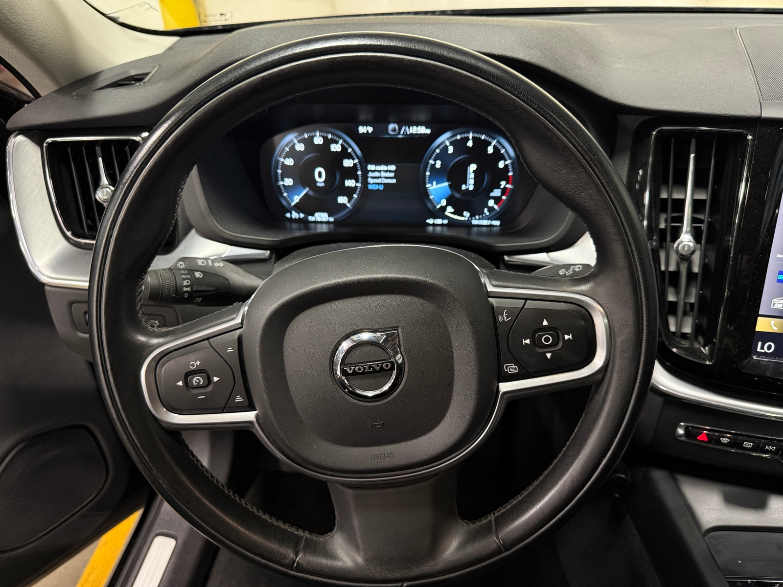 Thumbnail: 2020 Volvo XC60 - 4