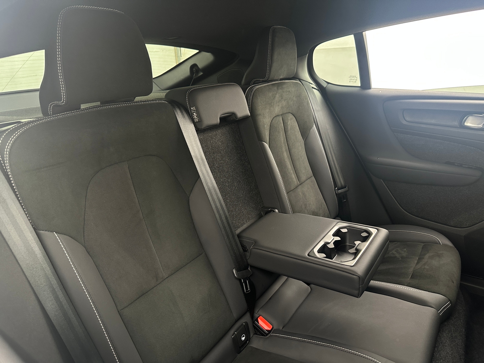 Thumbnail: 2023 Volvo C40 - 5