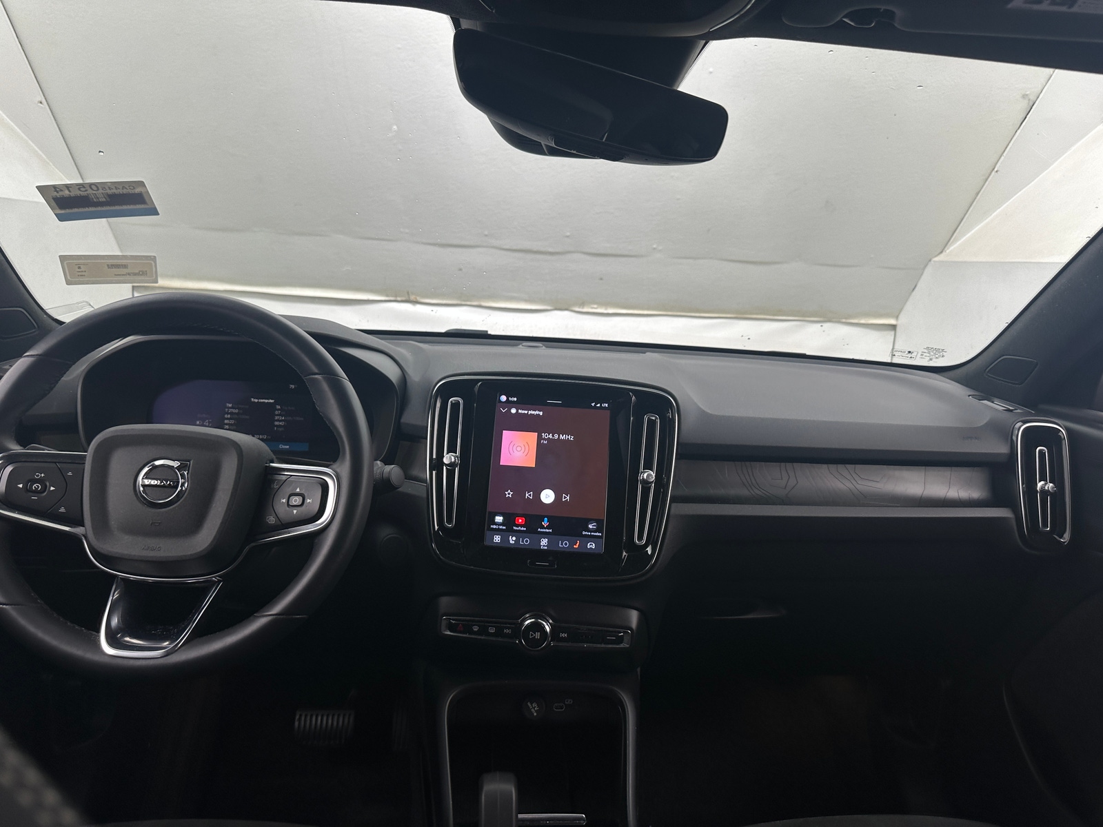Thumbnail: 2023 Volvo C40 - 2