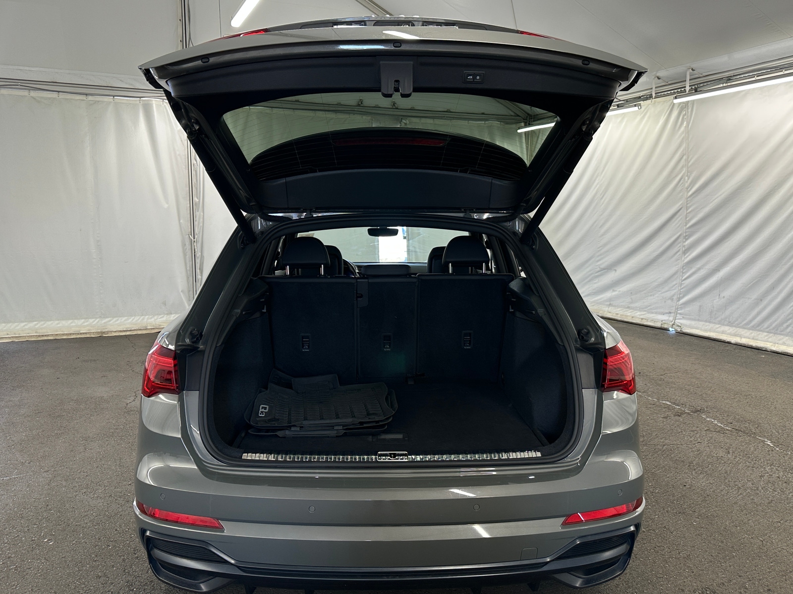 Thumbnail: 2020 Audi Q3 - 6