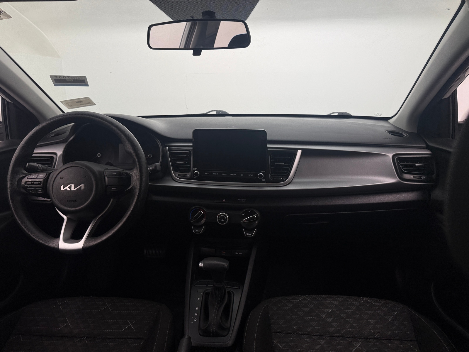 Thumbnail: 2023 Kia Rio - 3