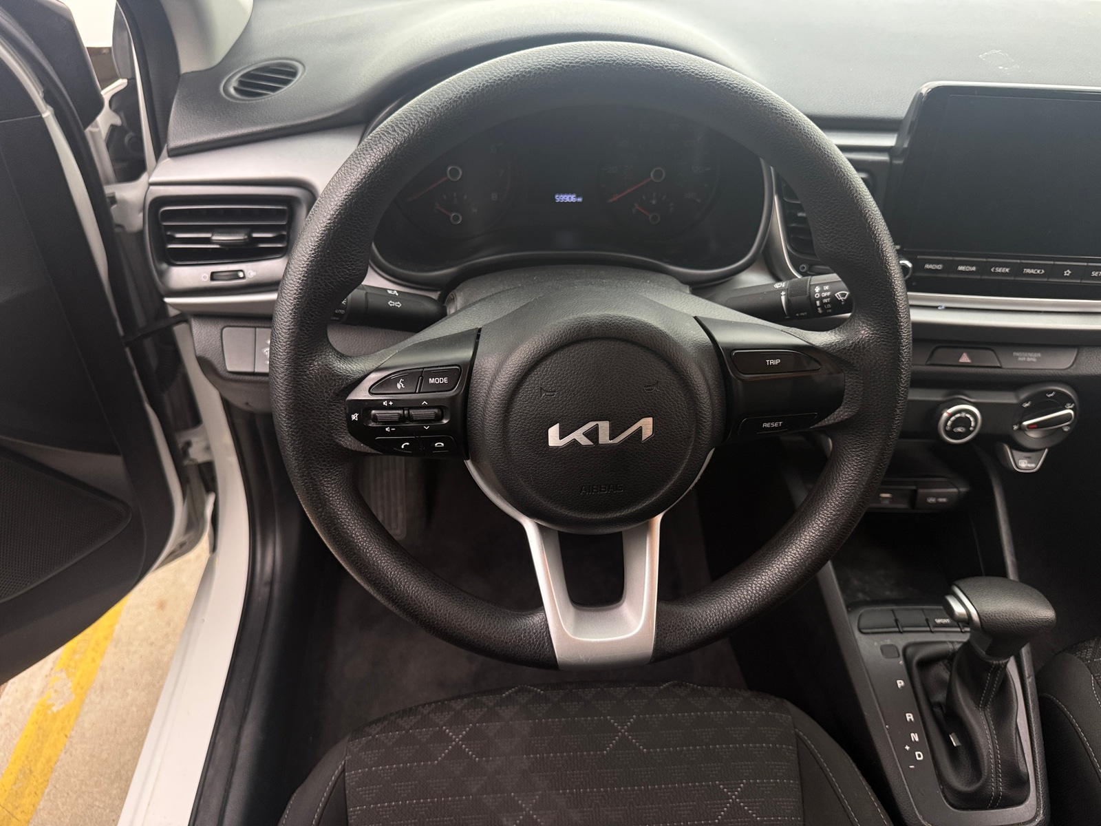 Thumbnail: 2023 Kia Rio - 5