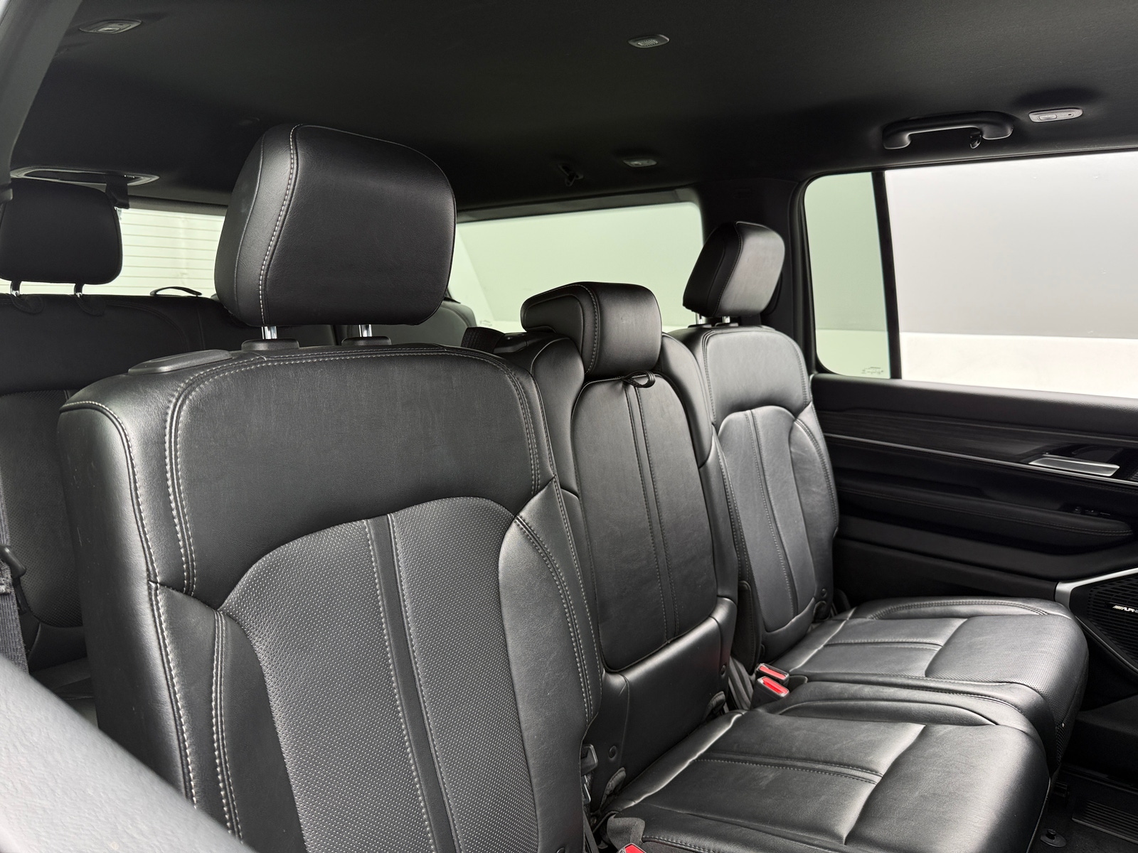 Thumbnail: 2024 Jeep Wagoneer - 5