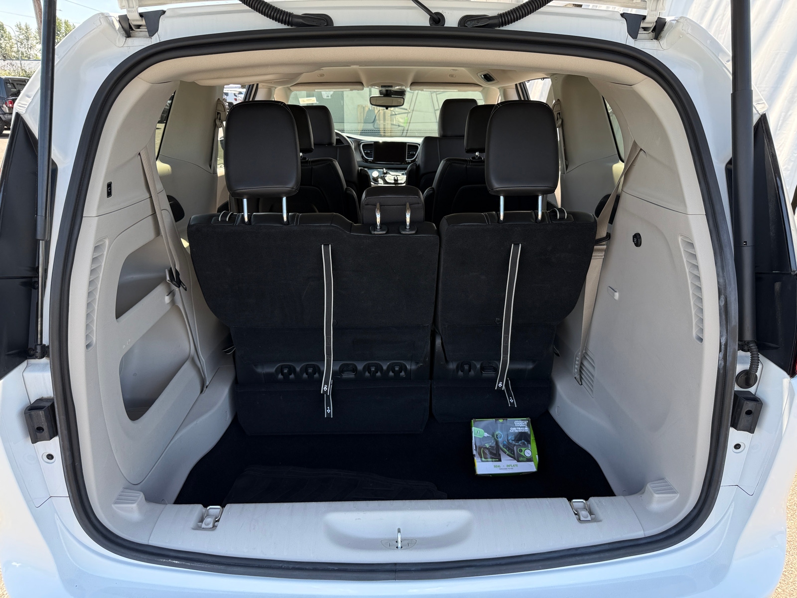 Thumbnail: 2024 Chrysler Pacifica - 6