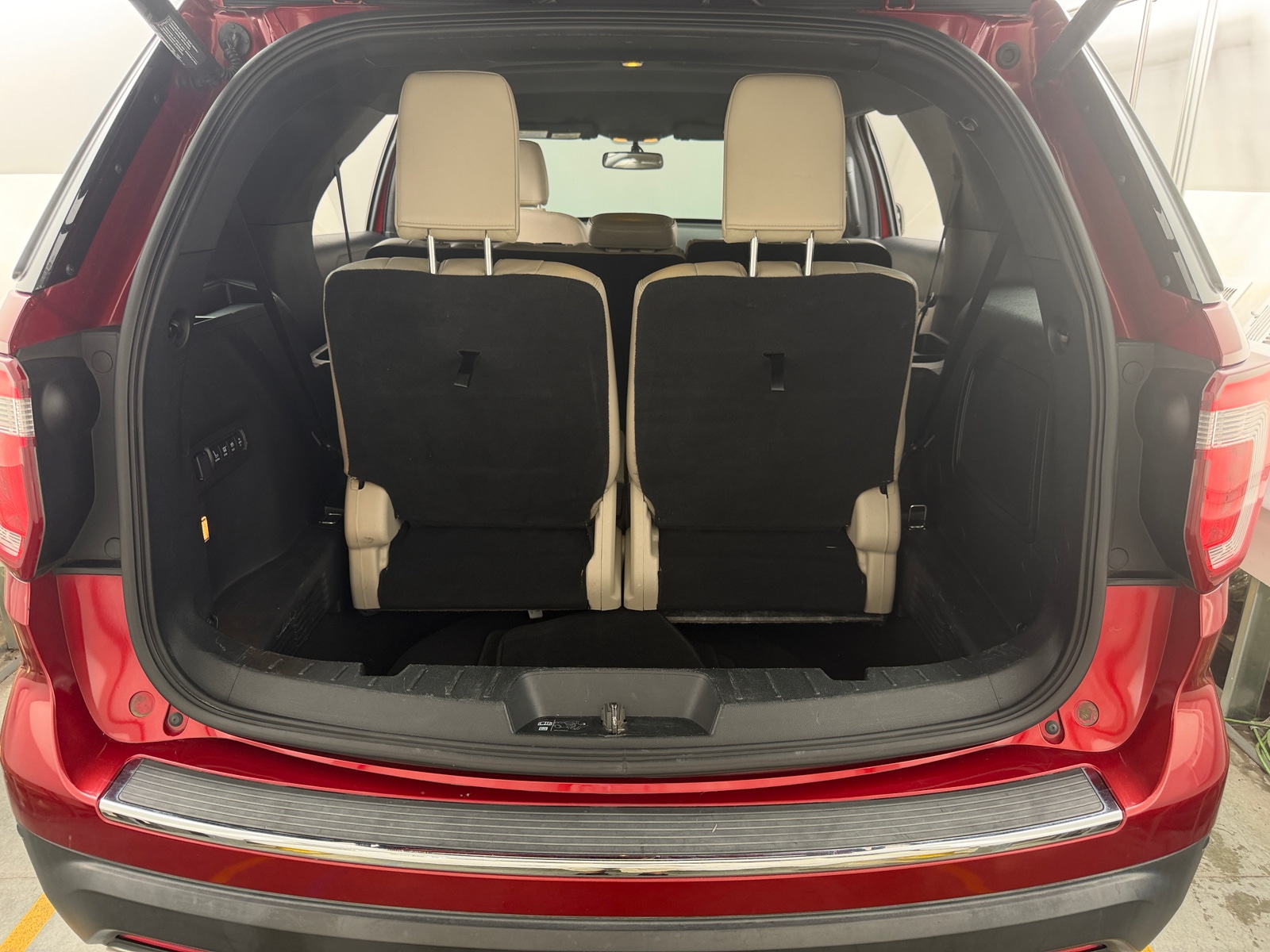 Thumbnail: 2019 Ford Explorer - 6