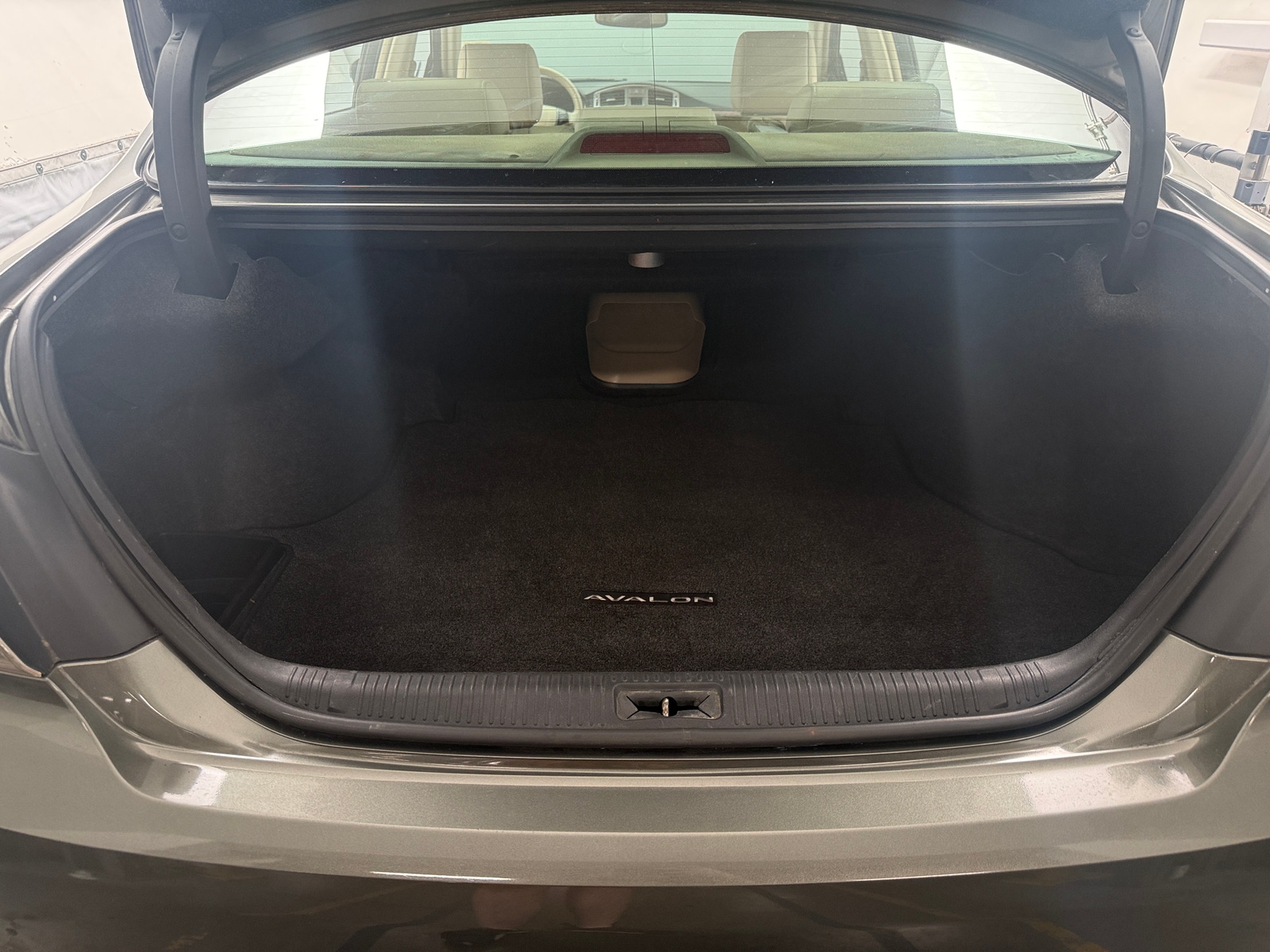 Thumbnail: 2011 Toyota Avalon - 6