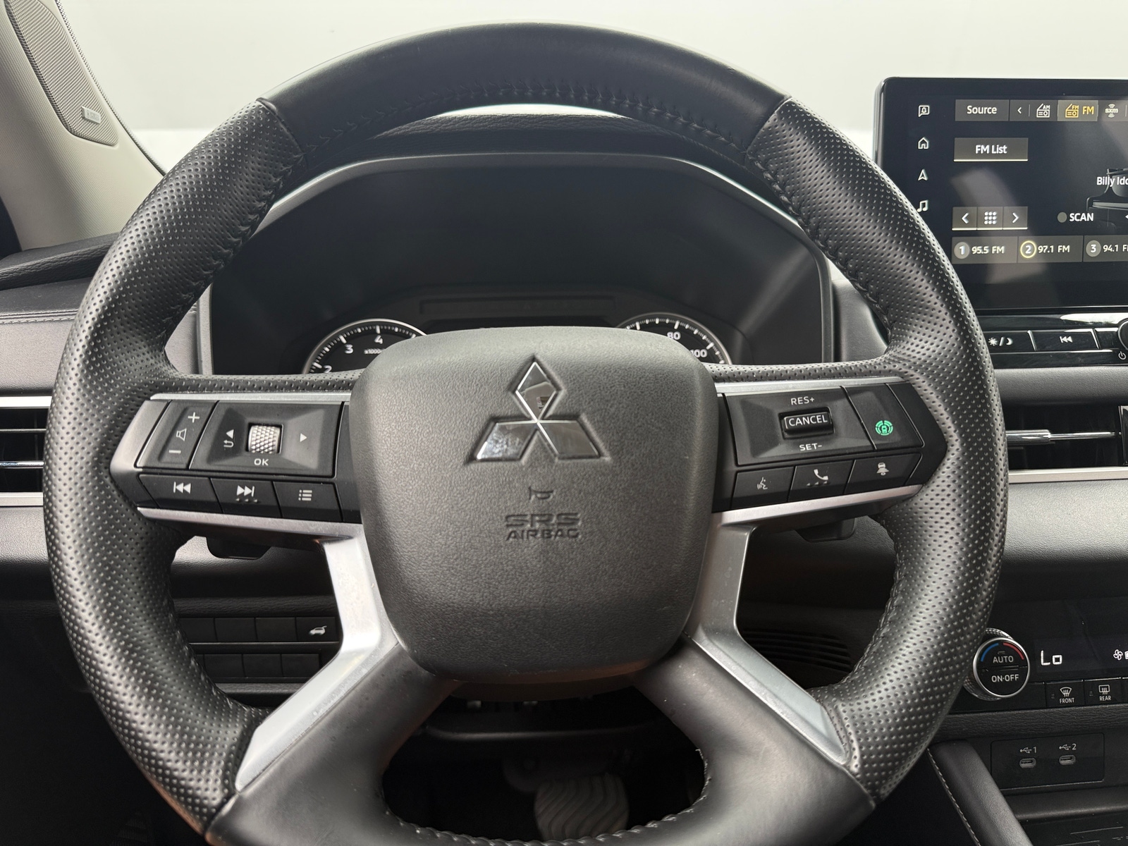 Thumbnail: 2025 Mitsubishi Outlander - 4
