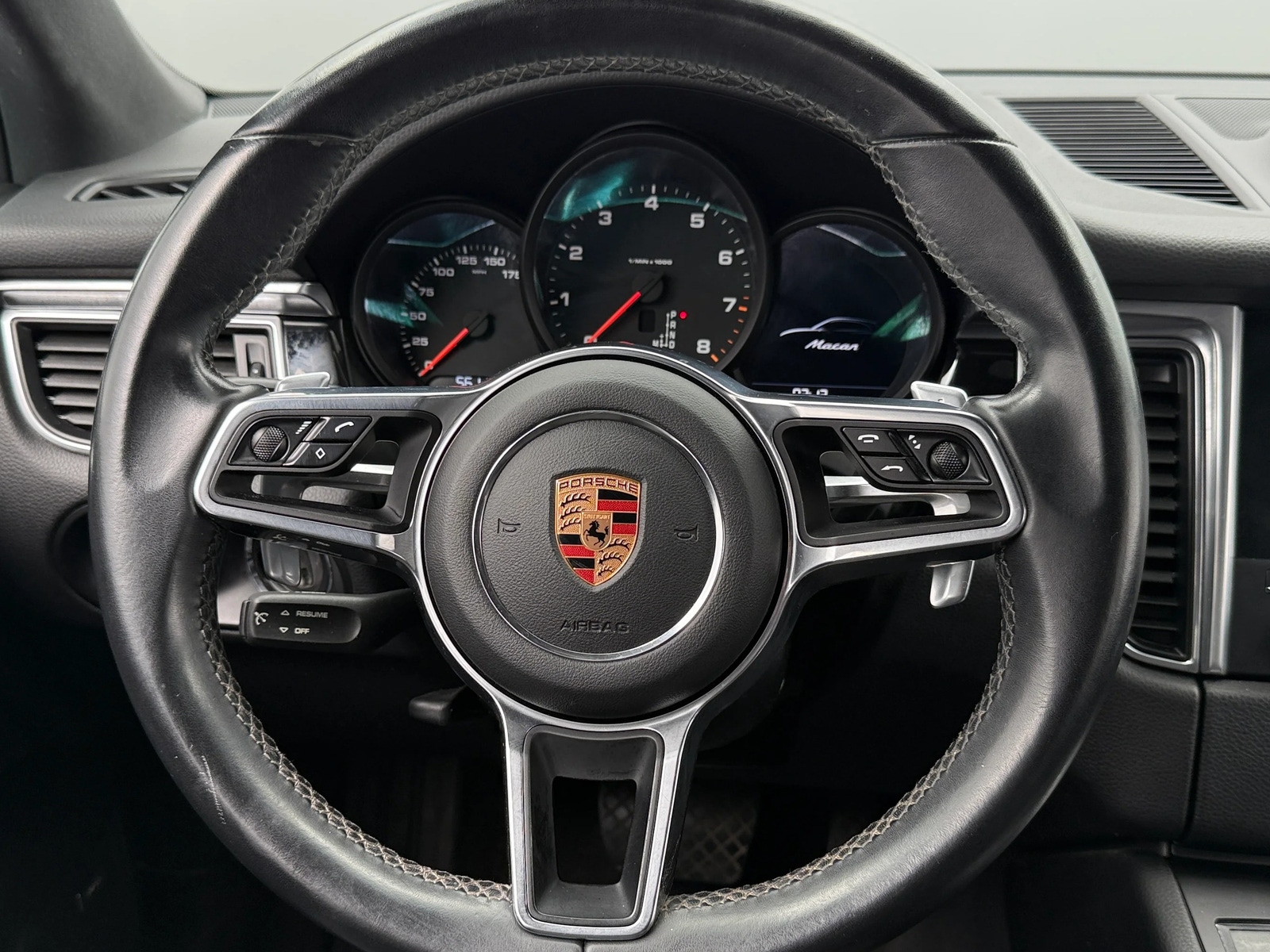 Thumbnail: 2018 Porsche Macan - 4