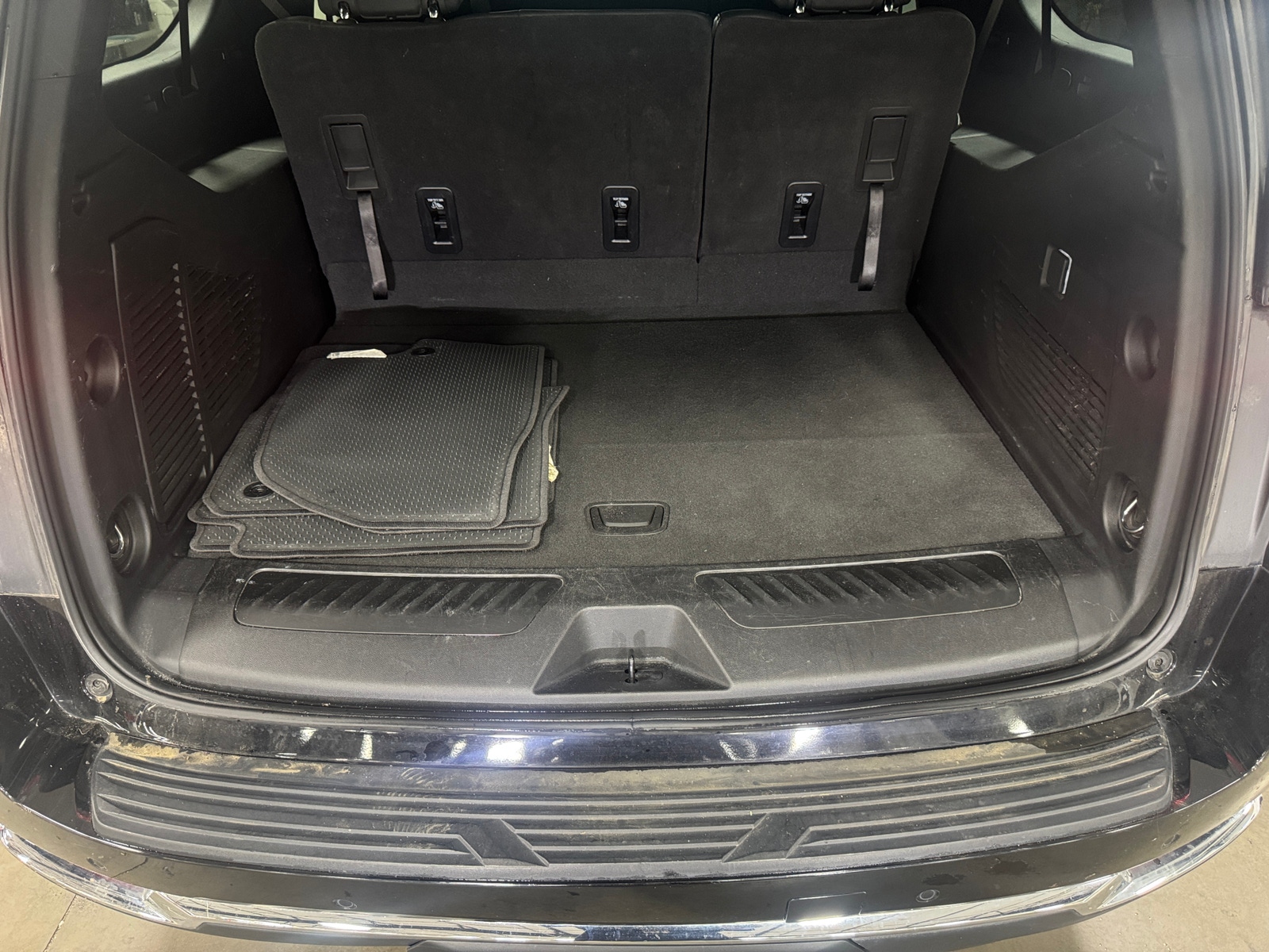 Thumbnail: 2025 Chevrolet Suburban - 6