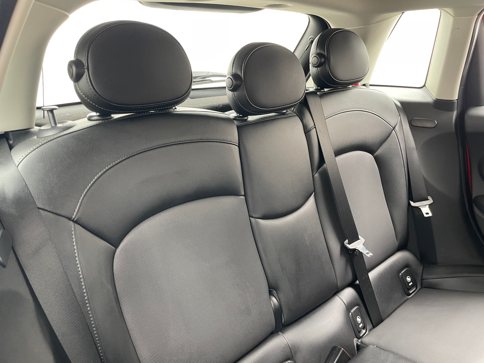 Thumbnail: 2017 MINI Cooper Hardtop - 5