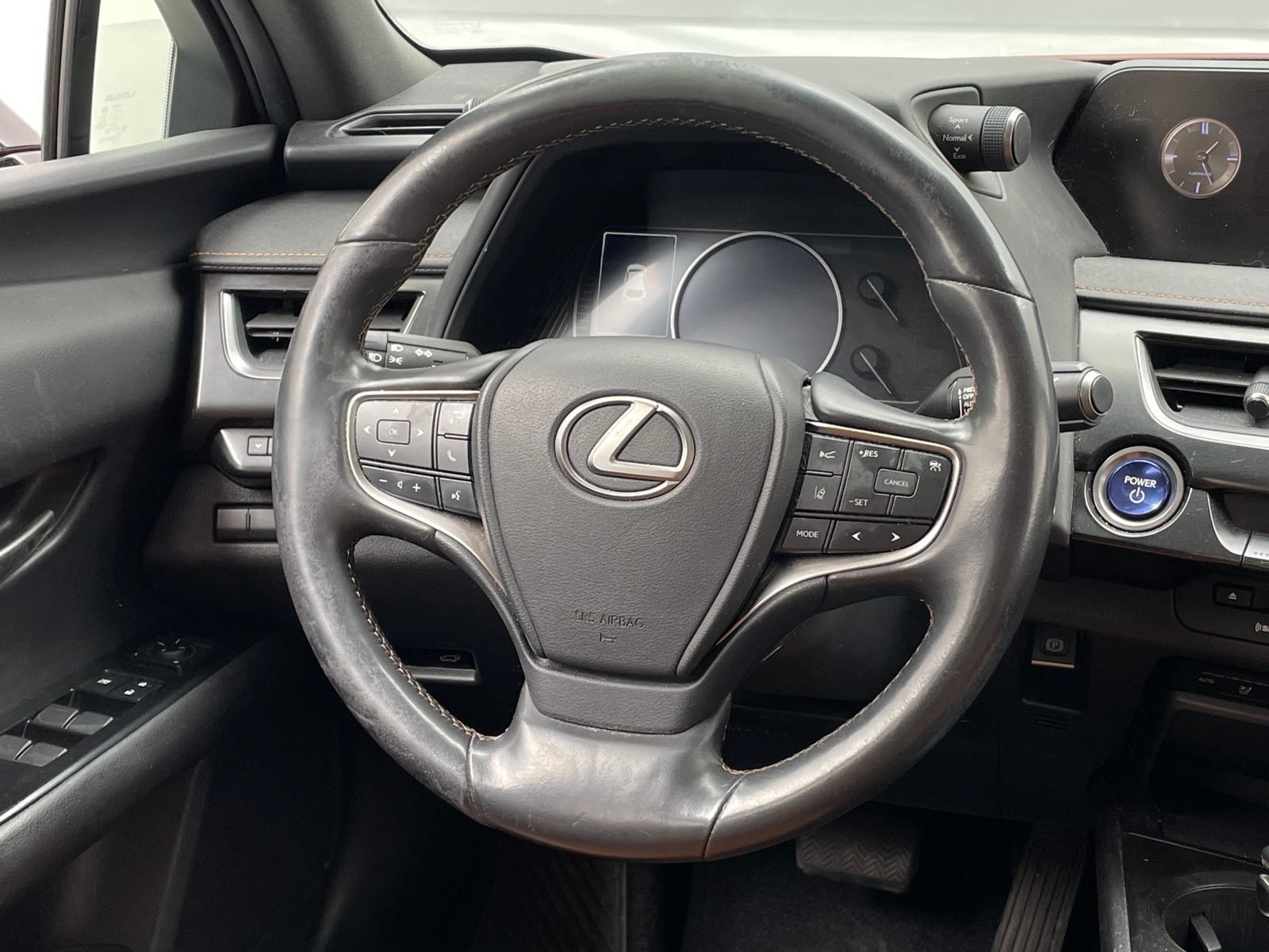 Thumbnail: 2019 Lexus UX - 4