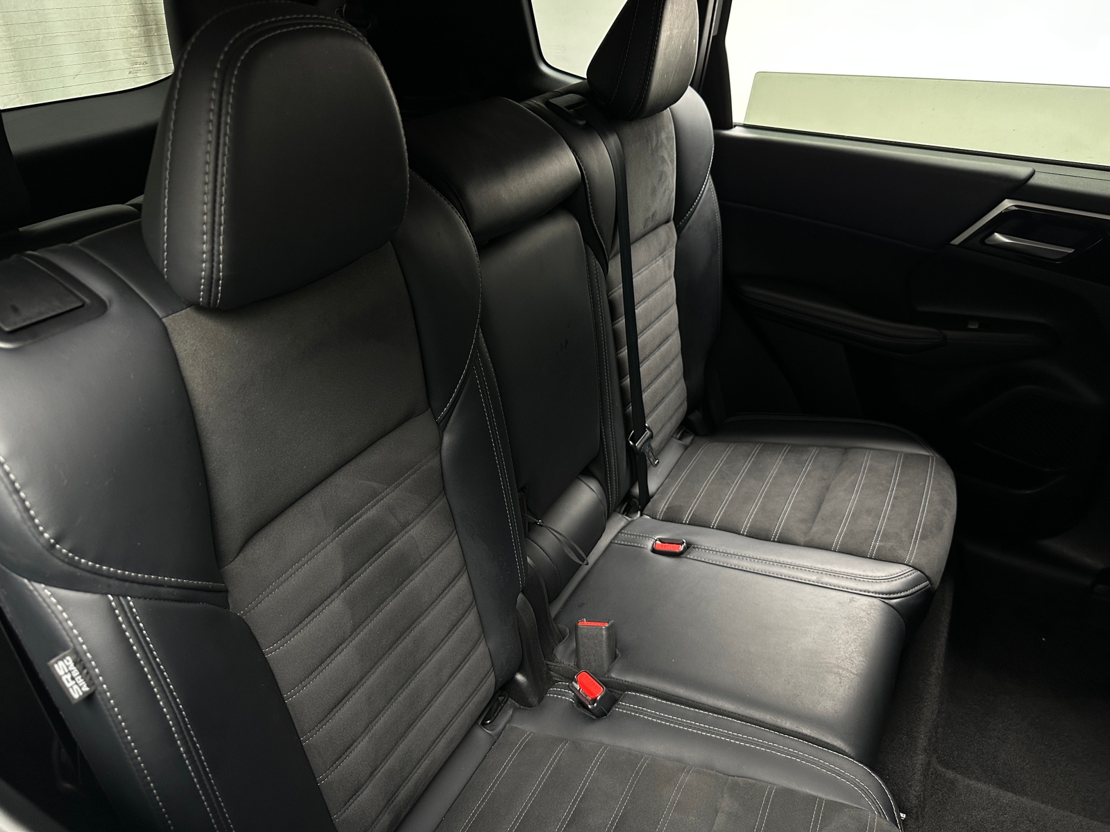 Thumbnail: 2024 Mitsubishi Outlander - 5