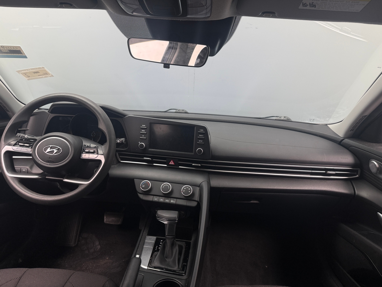 Thumbnail: 2023 Hyundai Elantra - 3