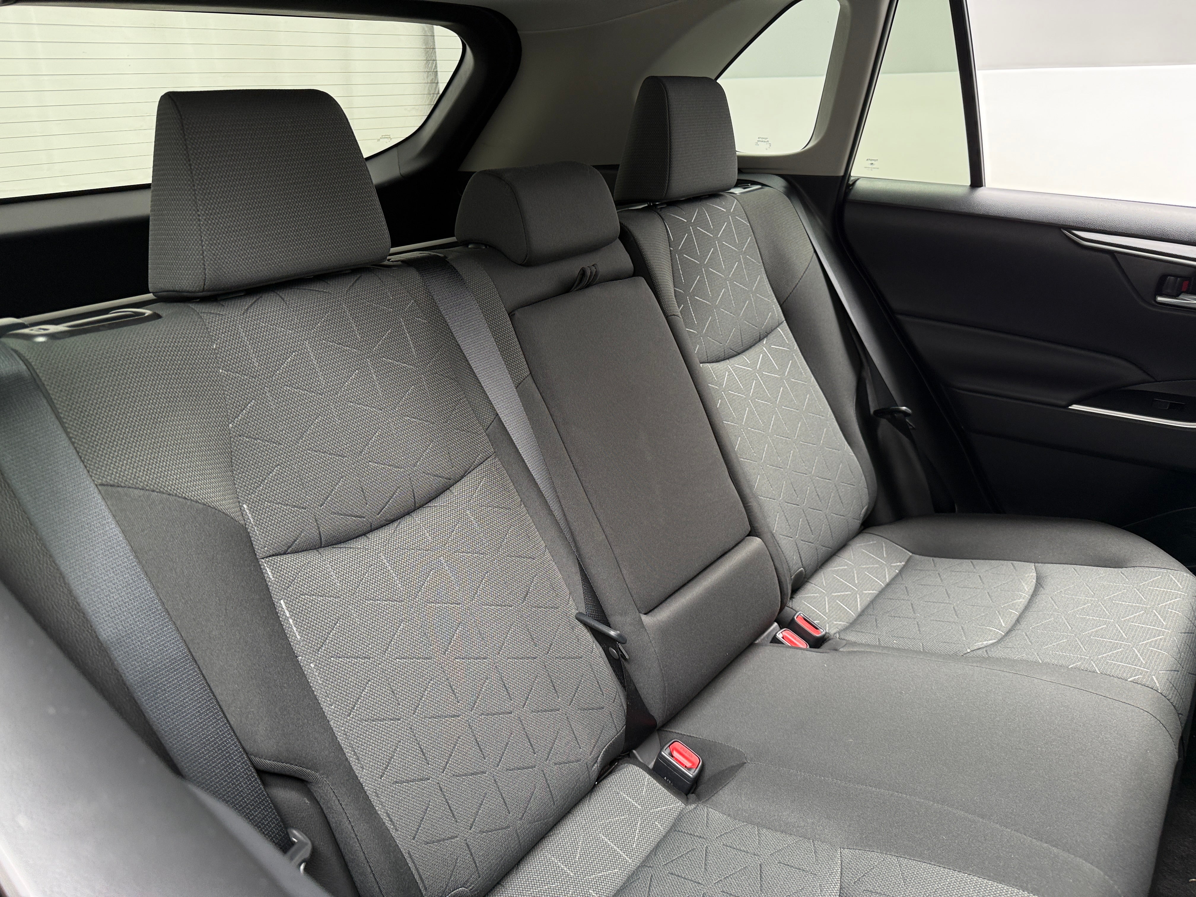 2022 Toyota RAV4 XLE - Photo 4