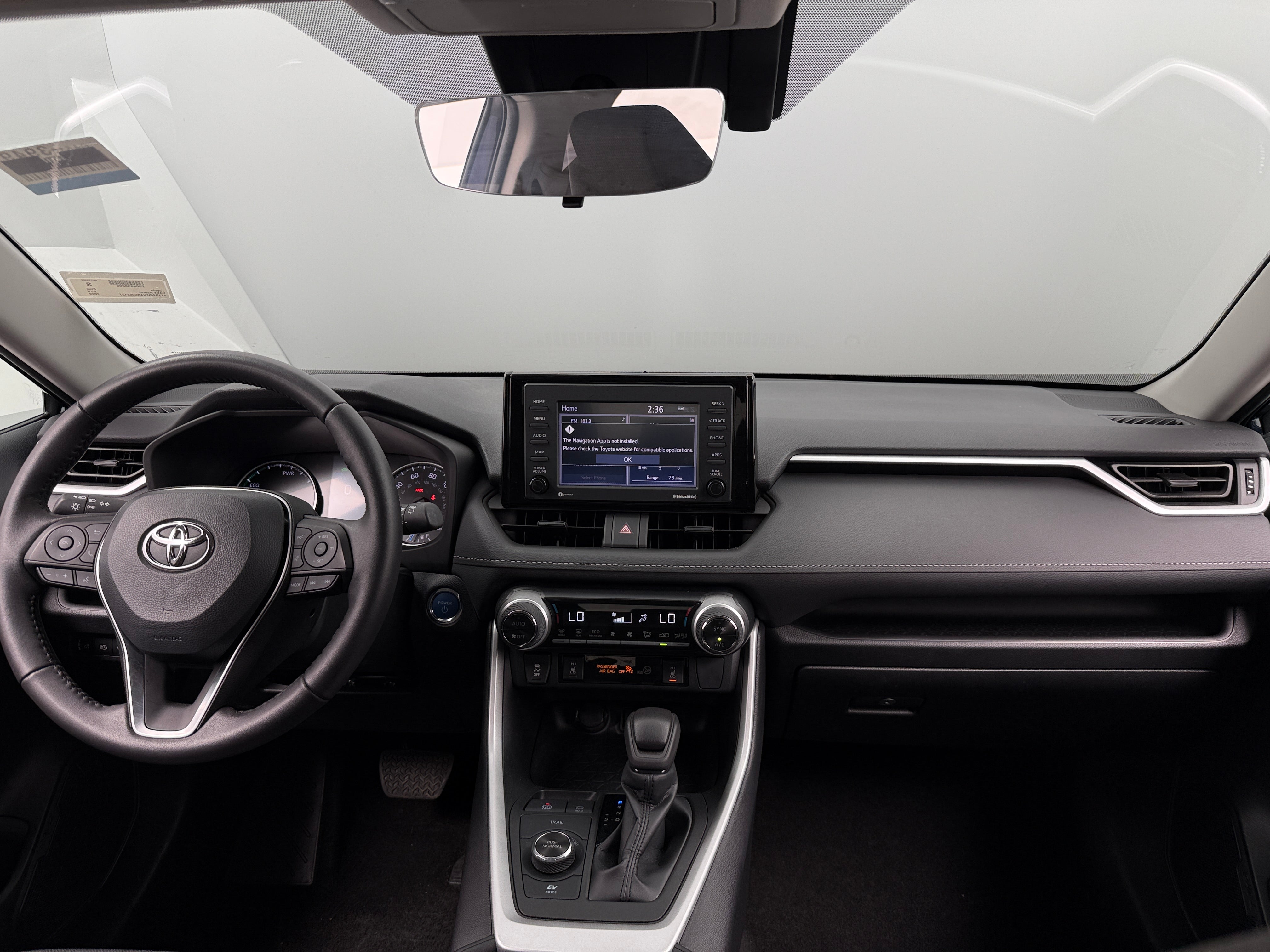2022 Toyota RAV4 XLE - Photo 8