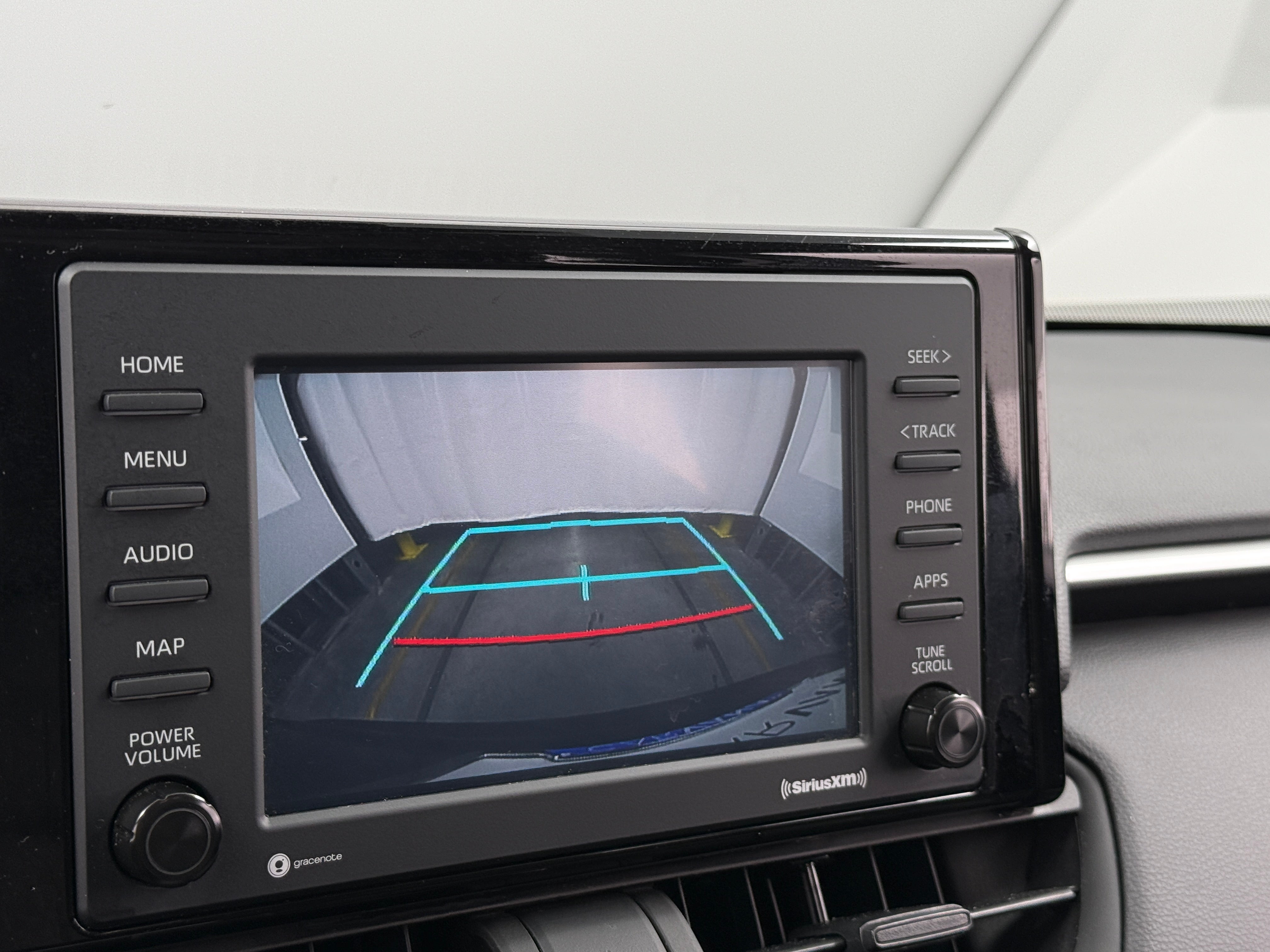 2022 Toyota RAV4 XLE - Photo 16
