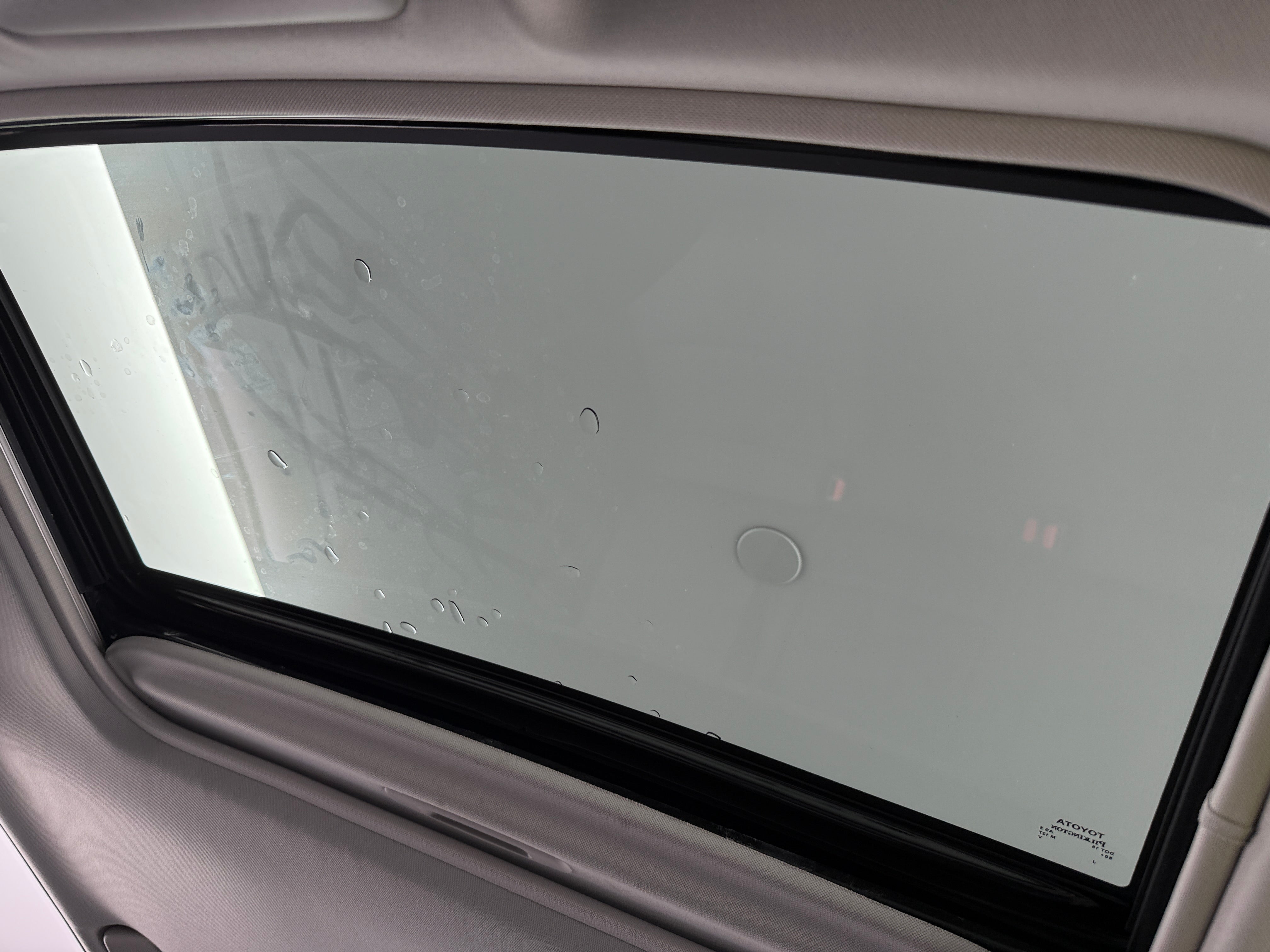 2022 Toyota RAV4 XLE - Photo 18