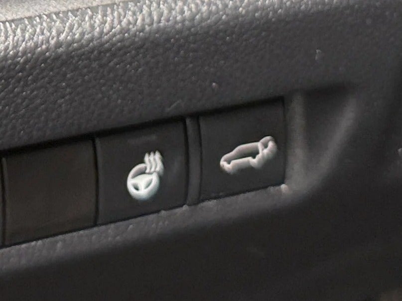 2022 Toyota RAV4 XLE - Photo 12