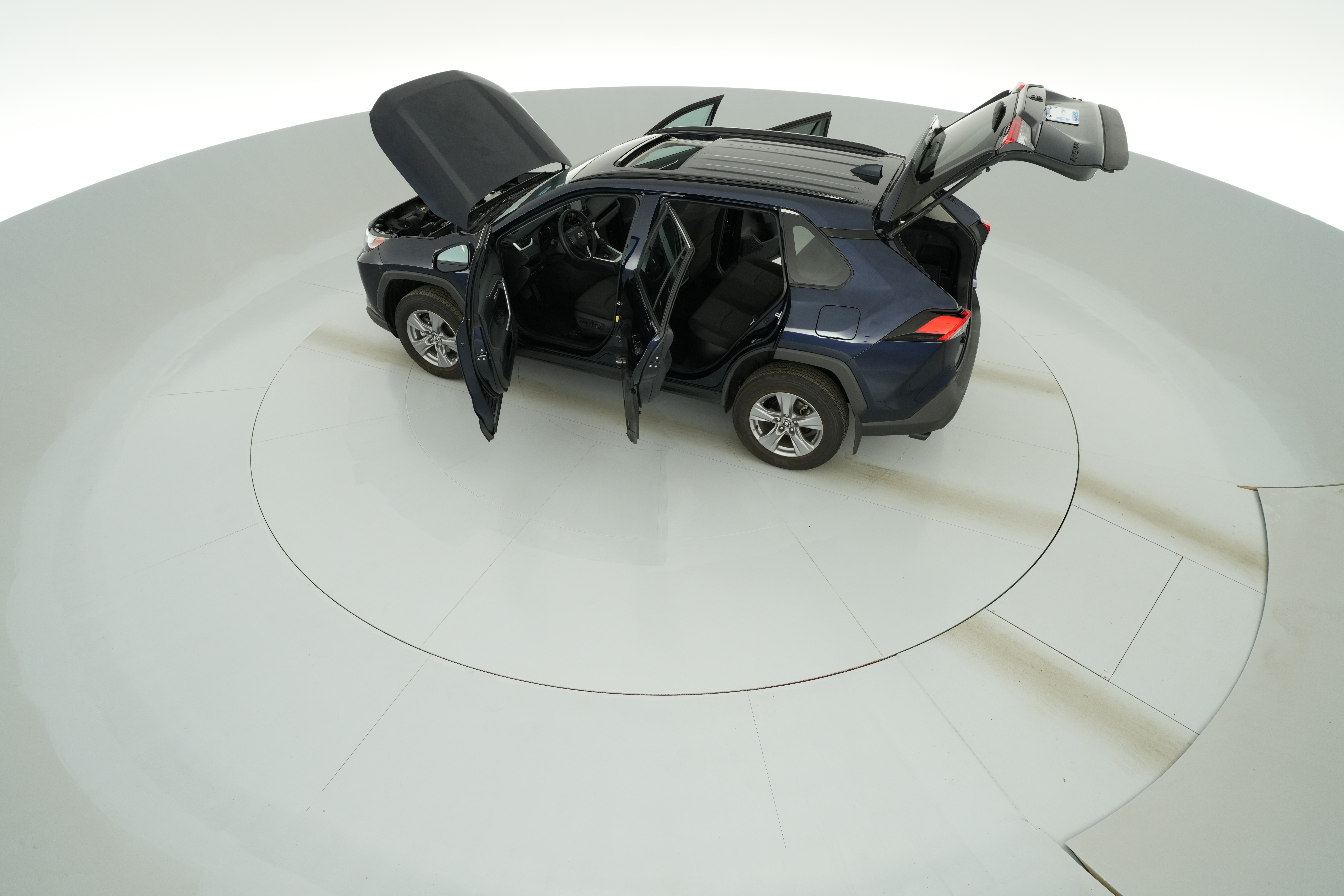 2022 Toyota RAV4 XLE - Photo 46