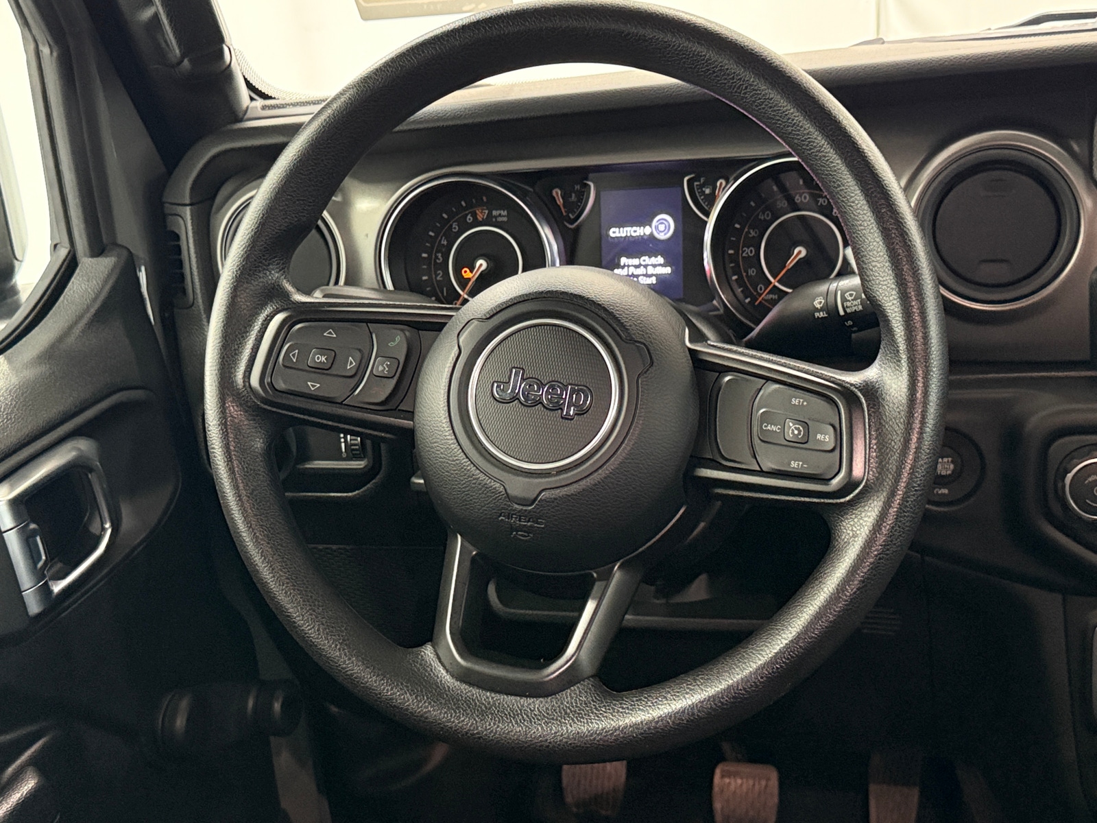 Thumbnail: 2023 Jeep Gladiator - 5