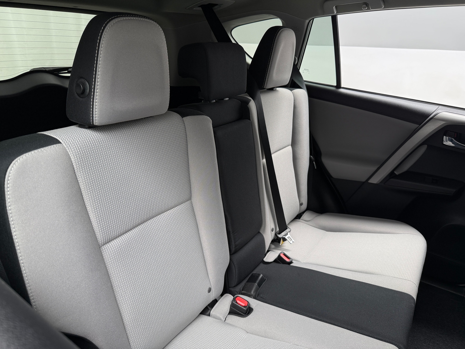Thumbnail: 2018 Toyota RAV4 - 6