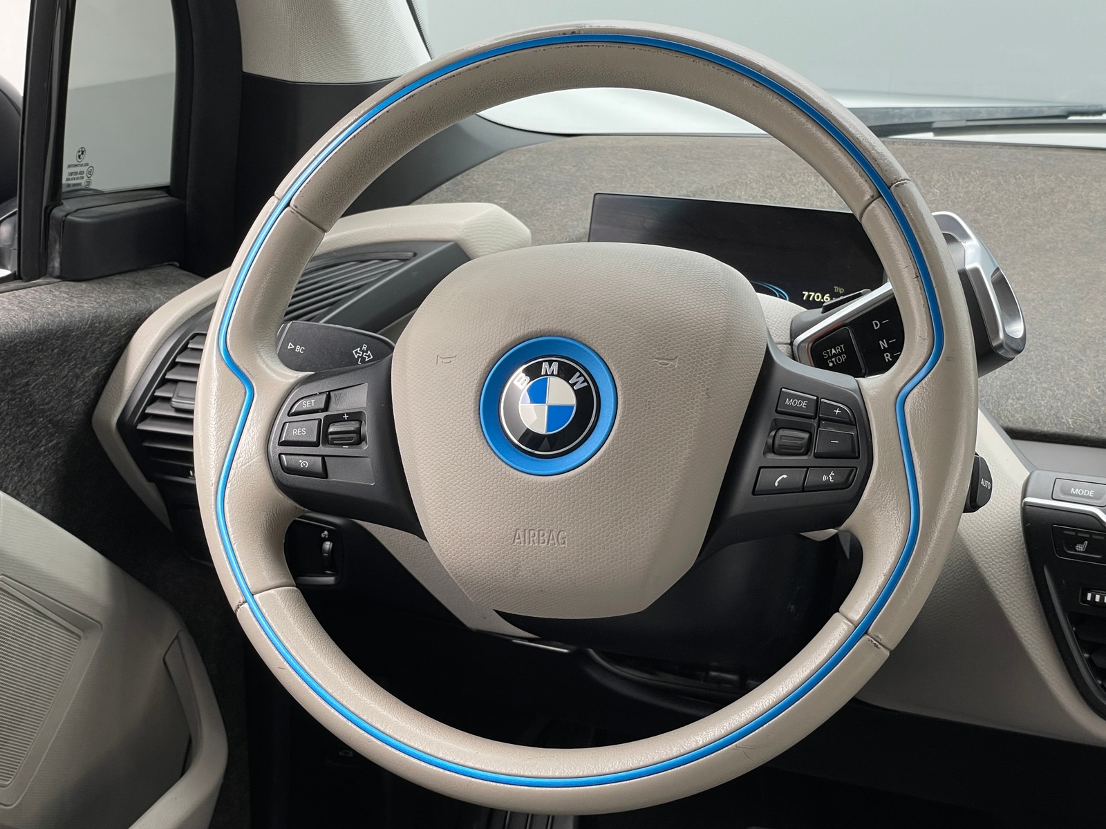 Thumbnail: 2015 BMW i3 - 5