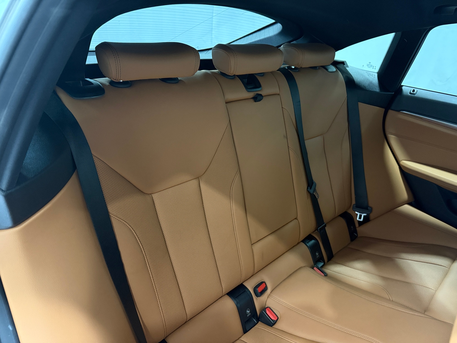 Thumbnail: 2023 BMW i4 - 6