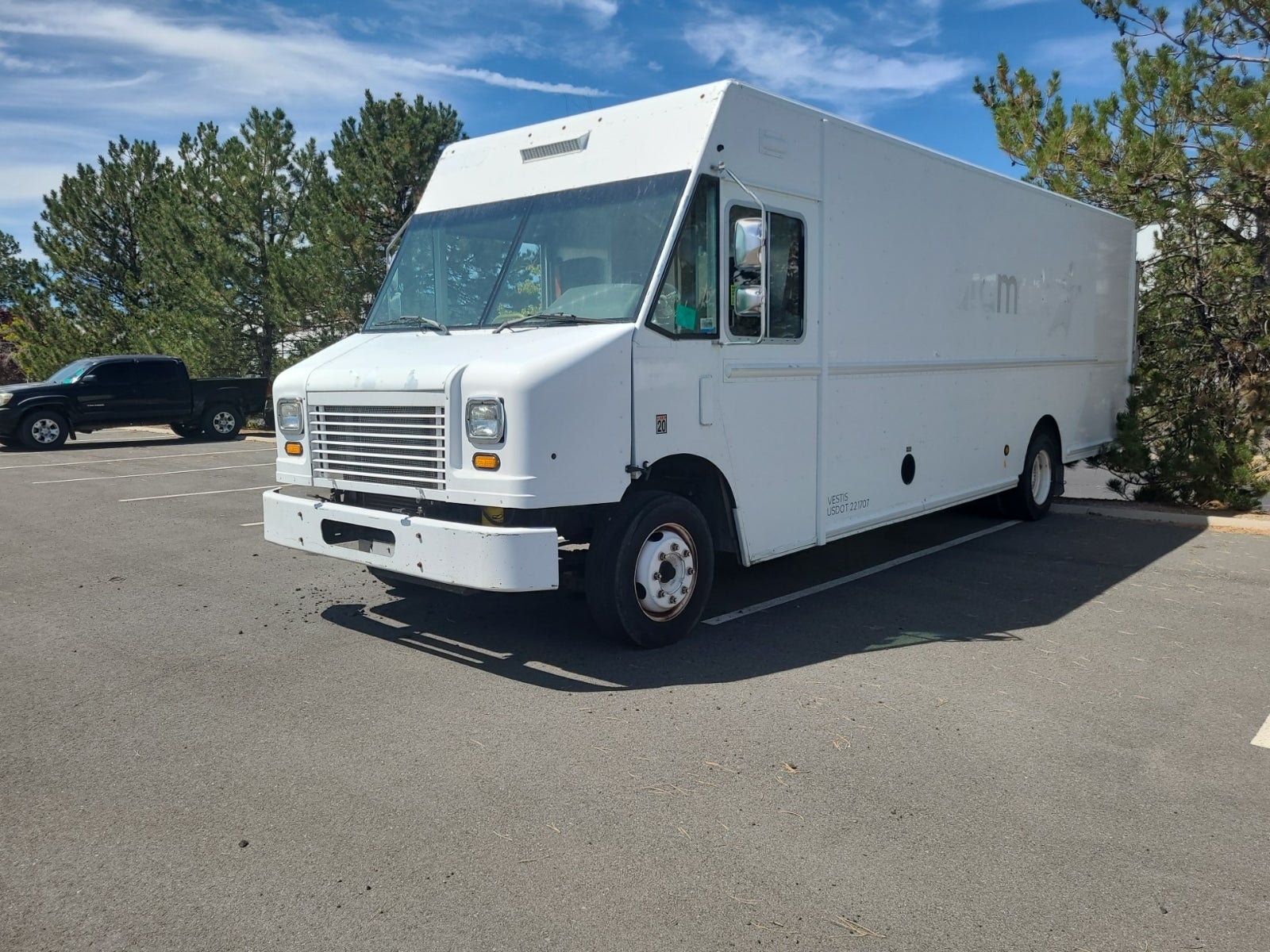 2010 Freightliner Chassis M Line Walk Freightliner
