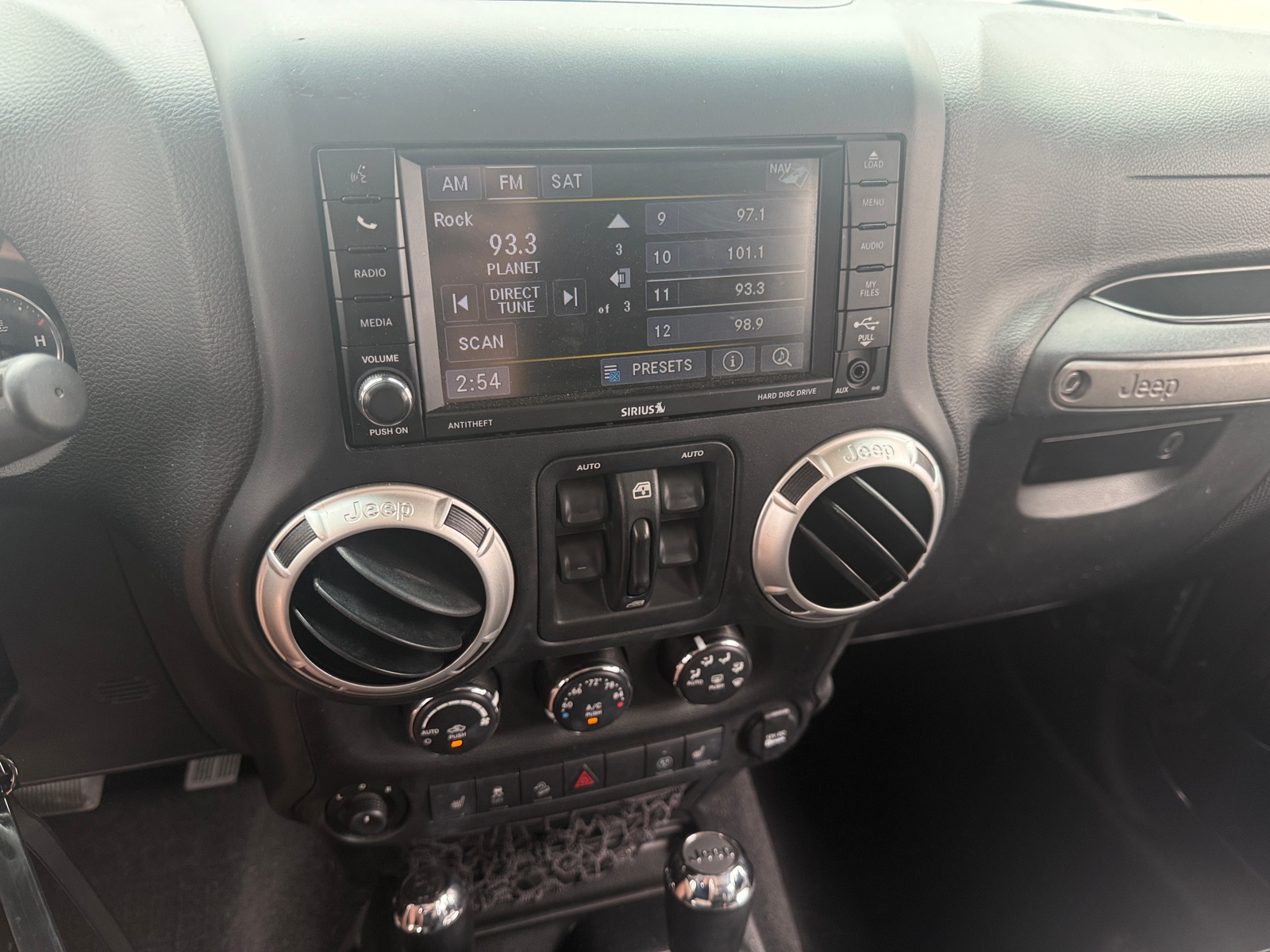 Thumbnail: 2017 Jeep Wrangler - 3