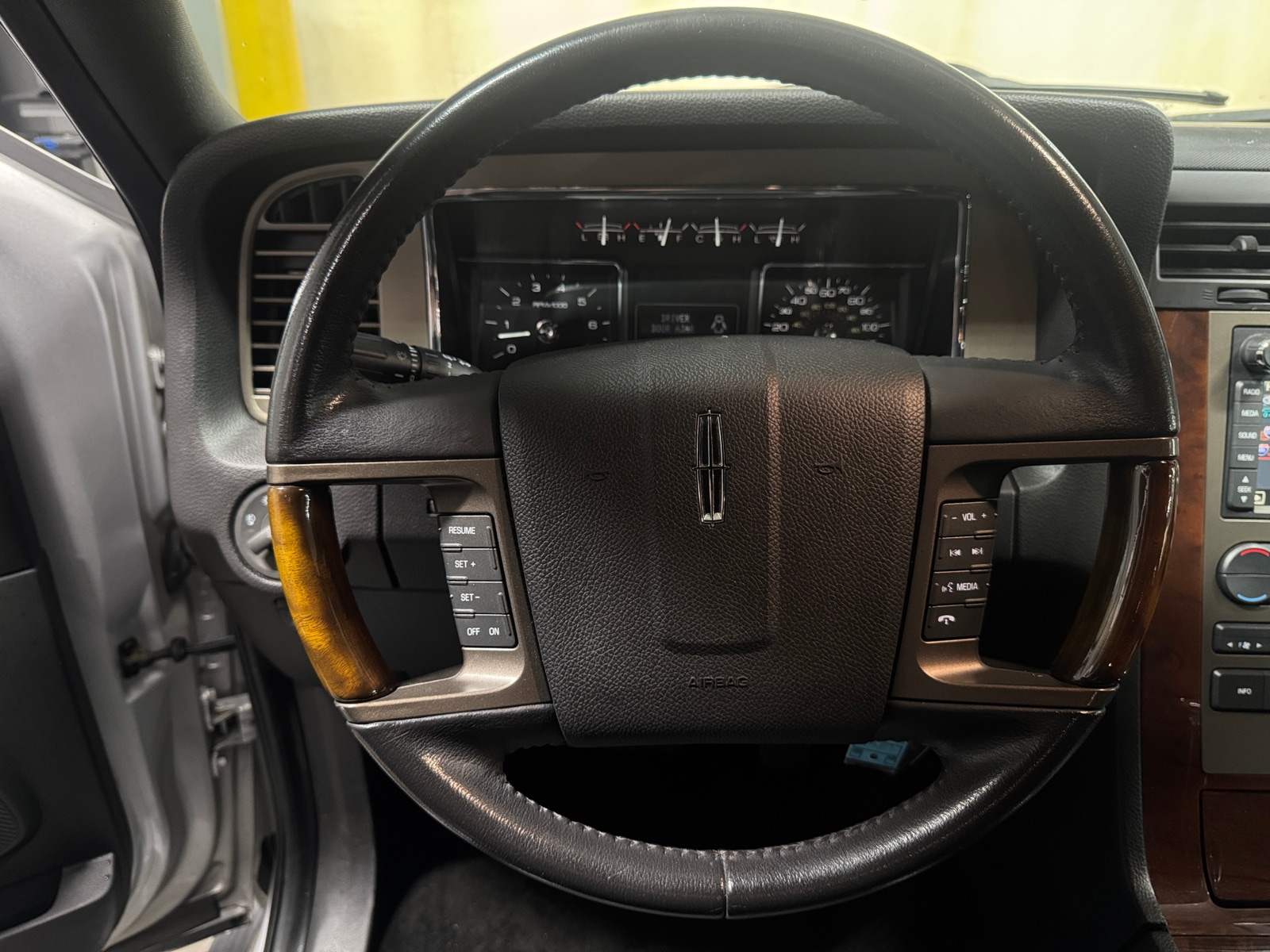 Thumbnail: 2012 Lincoln Navigator - 4