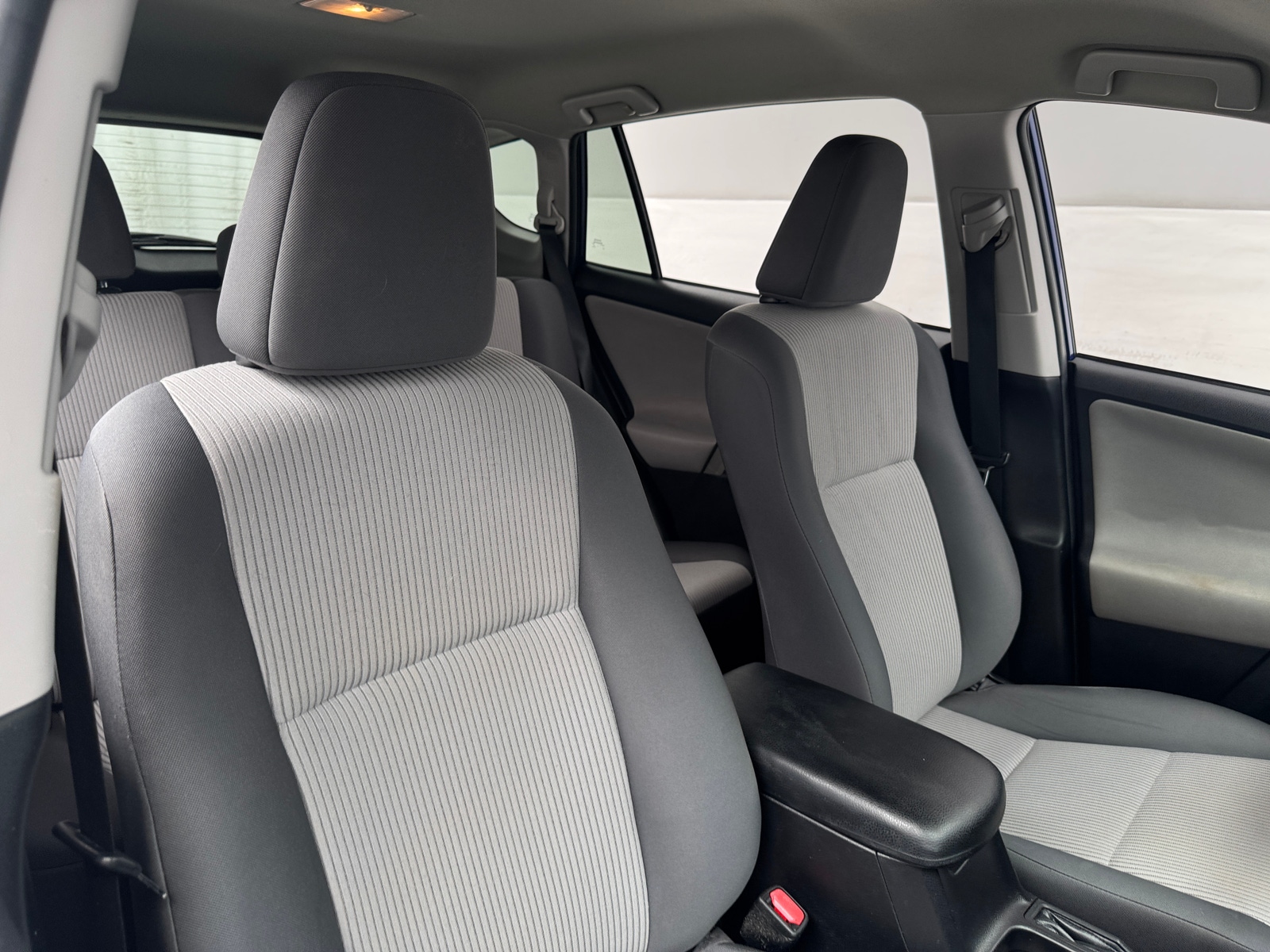 Thumbnail: 2015 Toyota RAV4 - 2