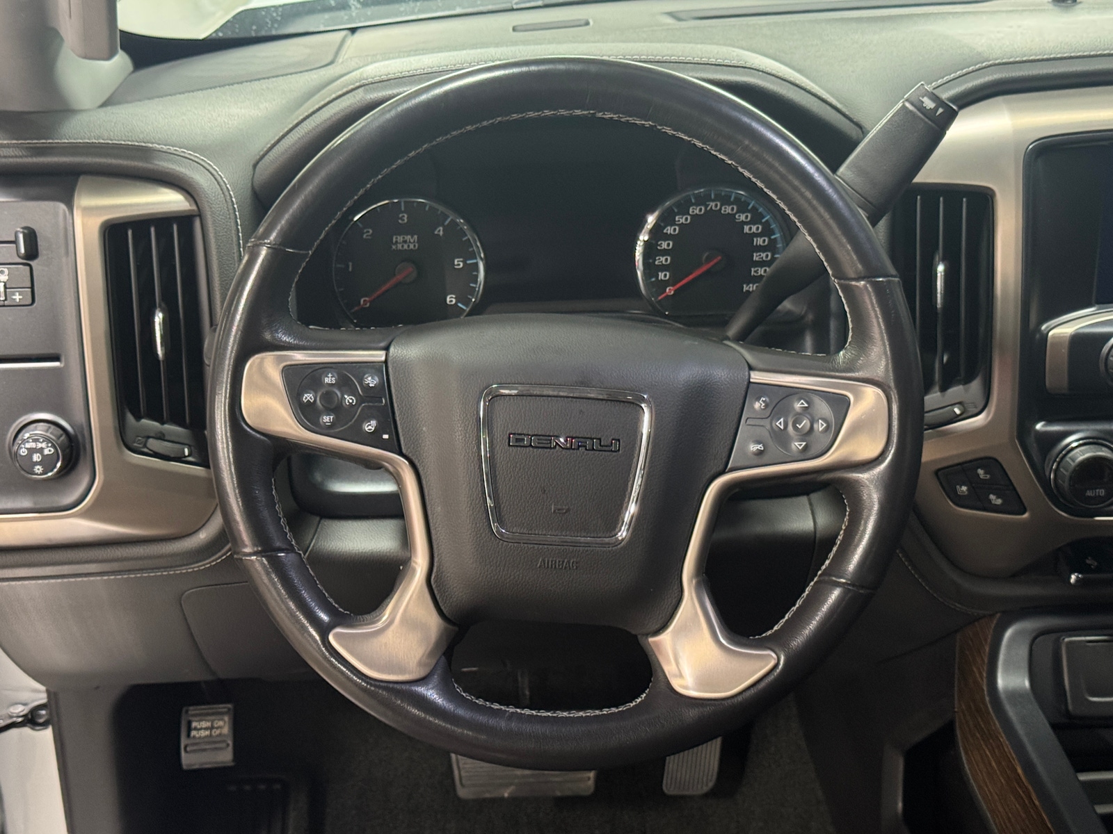 Thumbnail: 2018 GMC Sierra 2500 - 4