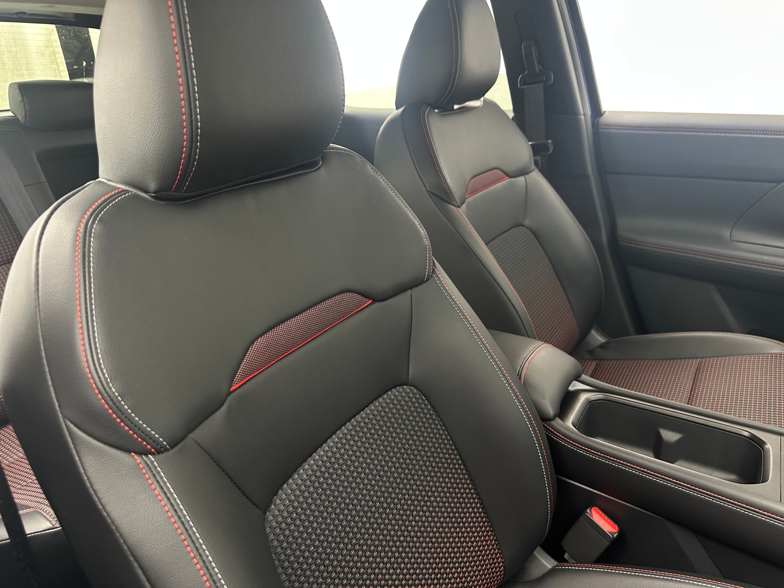 Thumbnail: 2025 Nissan Kicks - 2