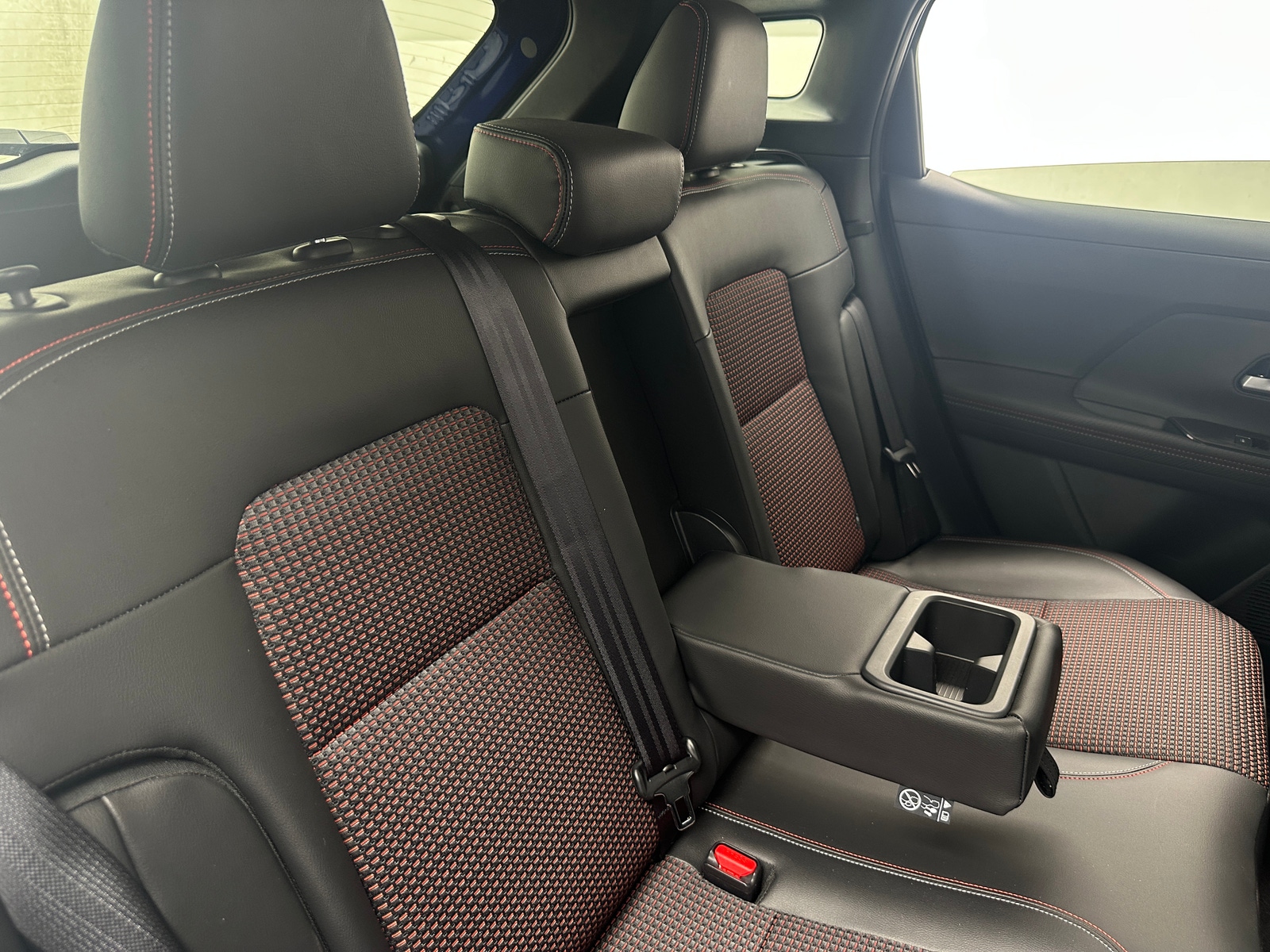 Thumbnail: 2025 Nissan Kicks - 6